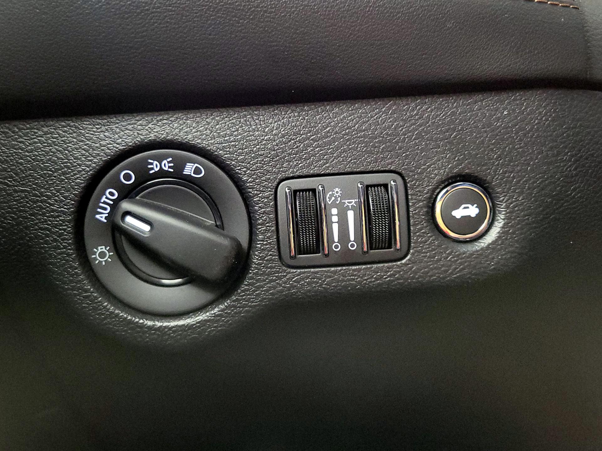 Thumbnail: 2020 Dodge Challenger - 13