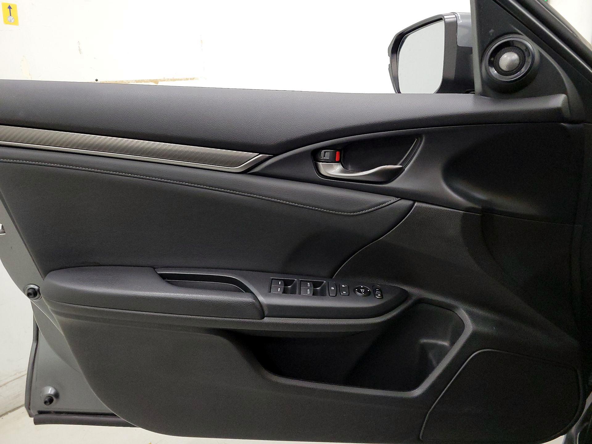 Thumbnail: 2018 Honda Civic - 12