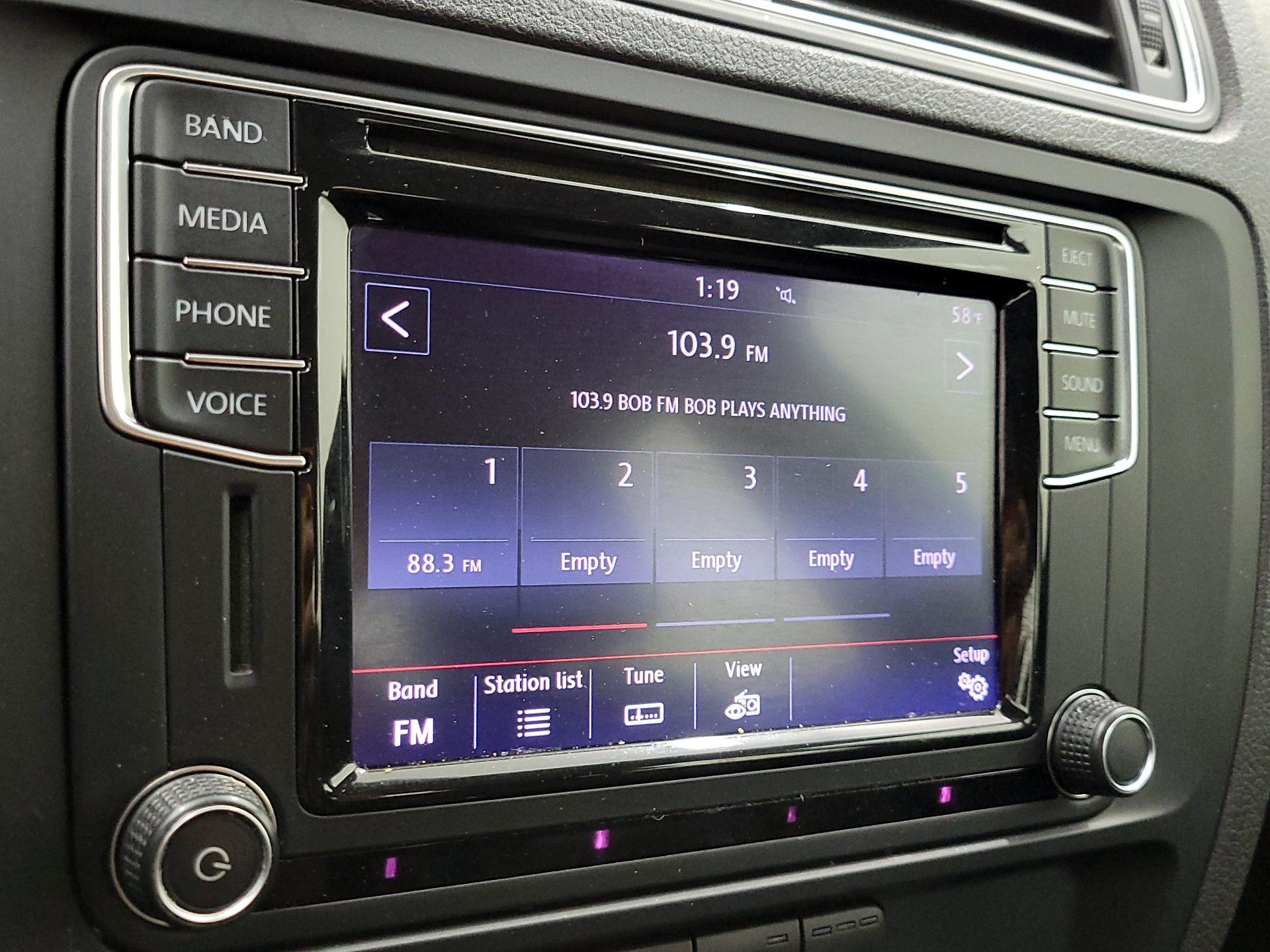 Thumbnail: 2017 Volkswagen Jetta - 15