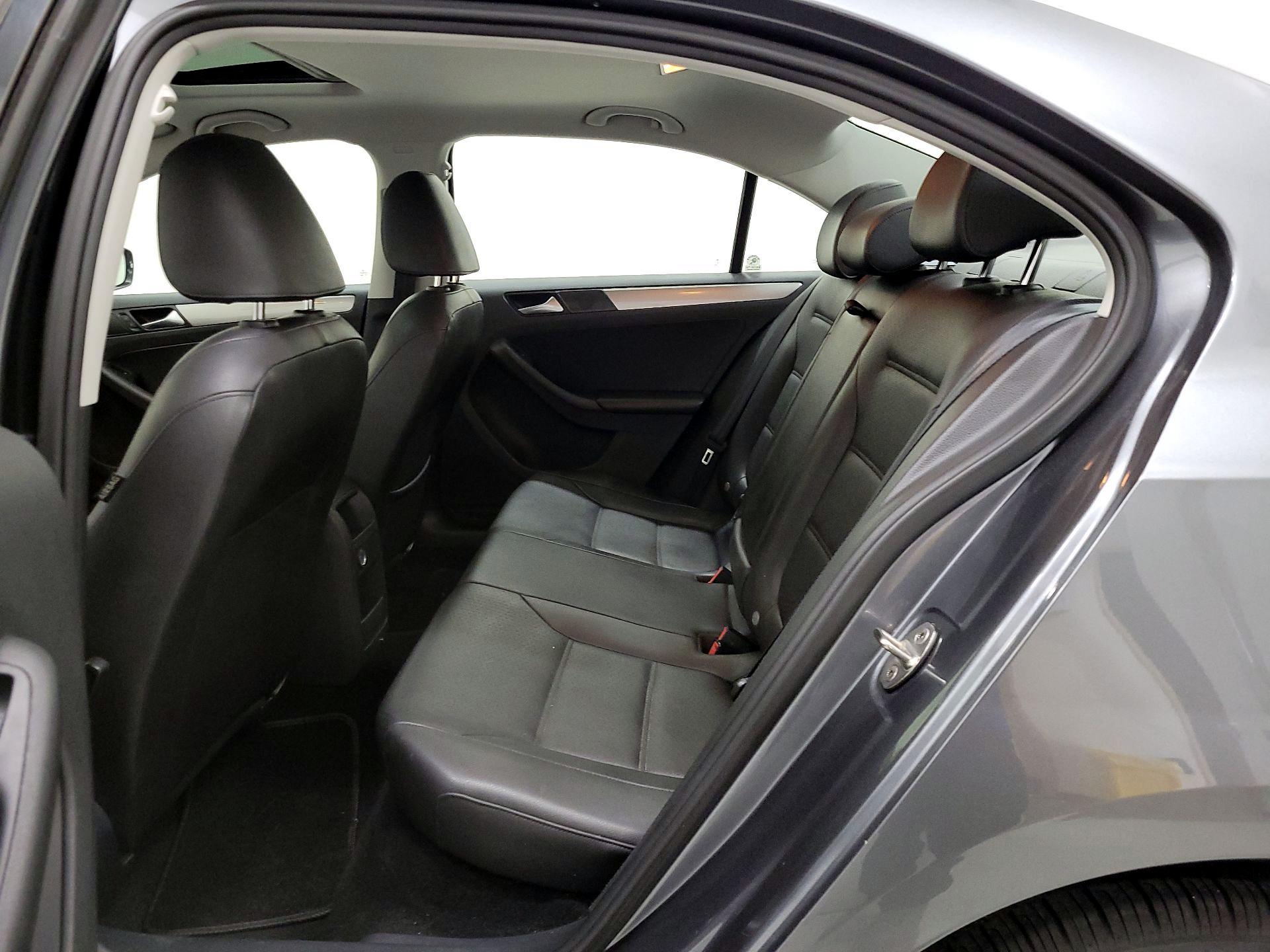 Thumbnail: 2017 Volkswagen Jetta - 20