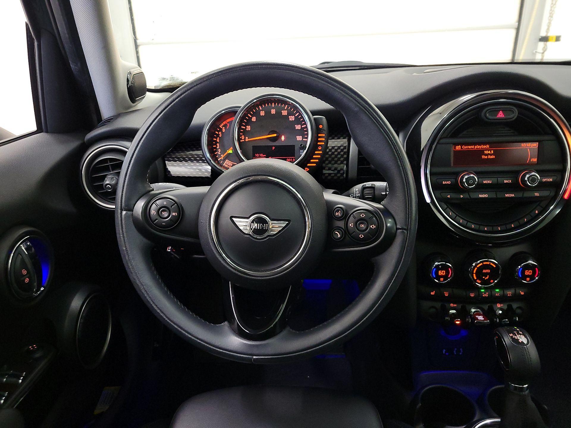 Thumbnail: 2015 MINI Cooper Hardtop - 10