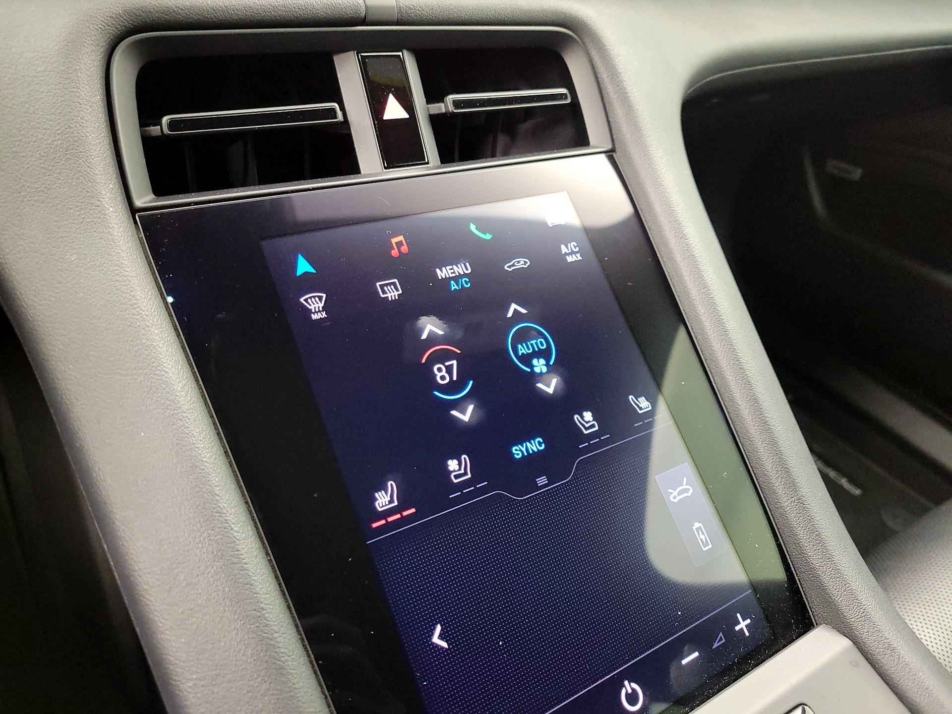 Thumbnail: 2022 Porsche Taycan - 16