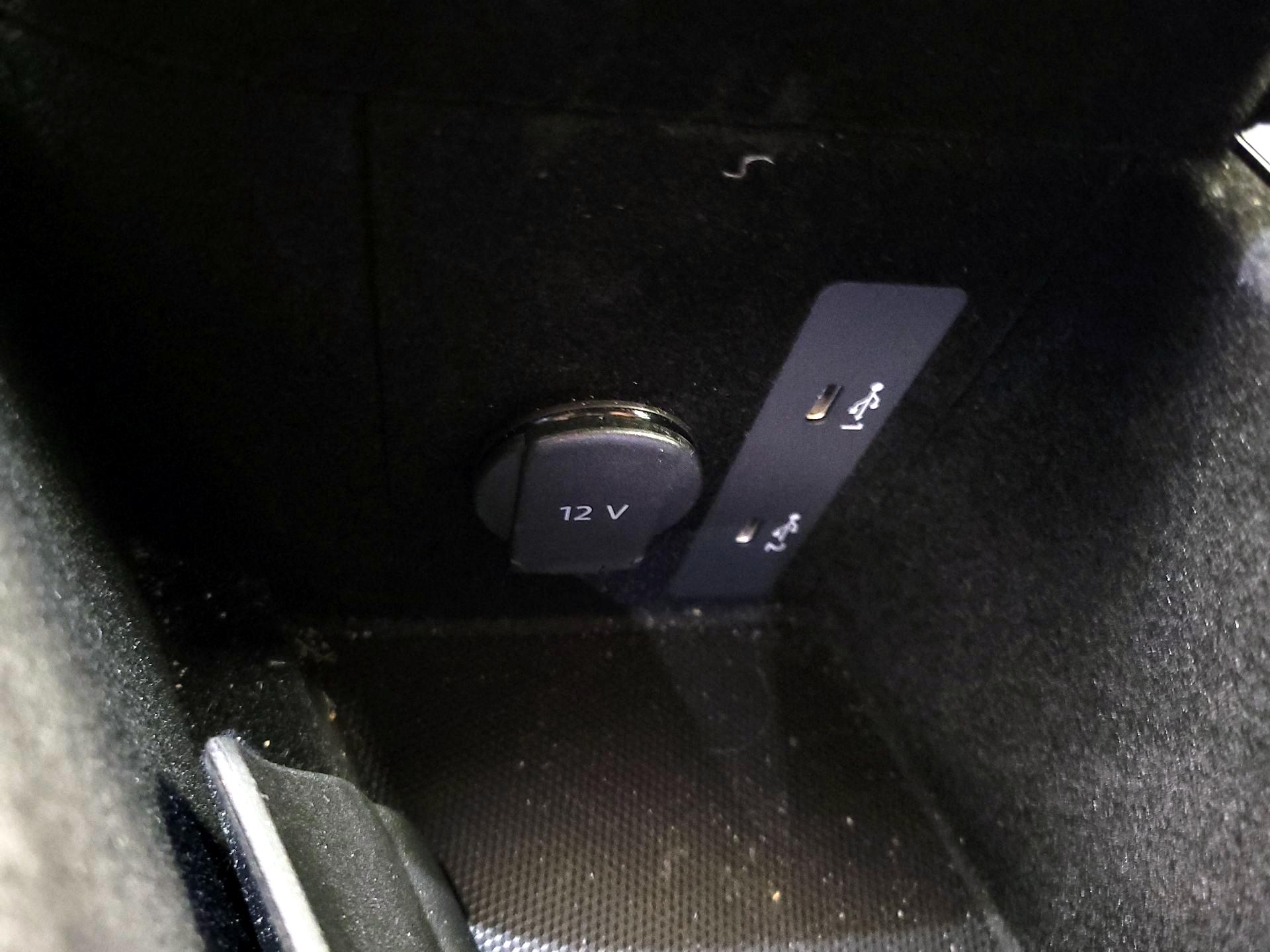 Thumbnail: 2022 Porsche Taycan - 18