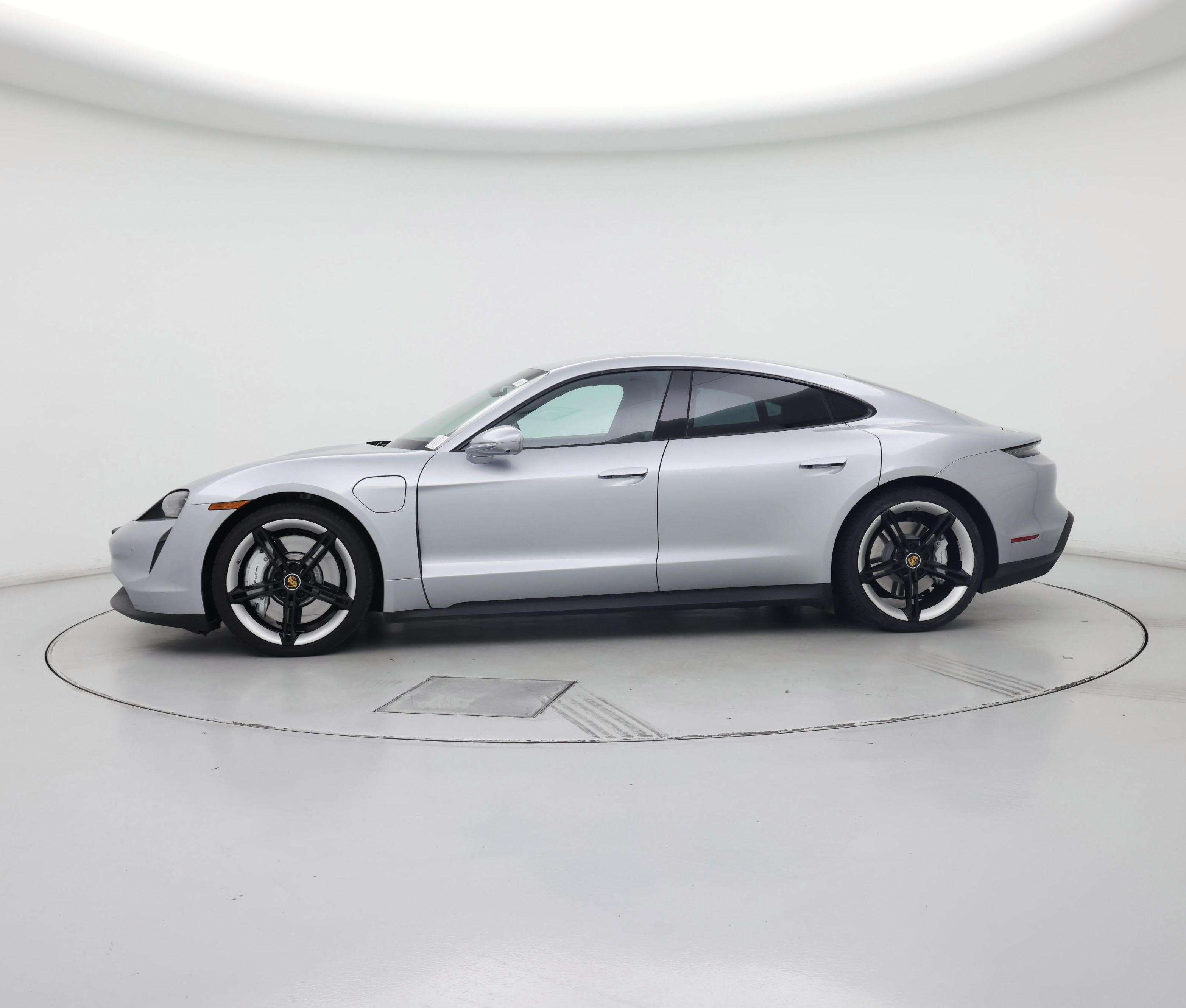 Thumbnail: 2022 Porsche Taycan - 3