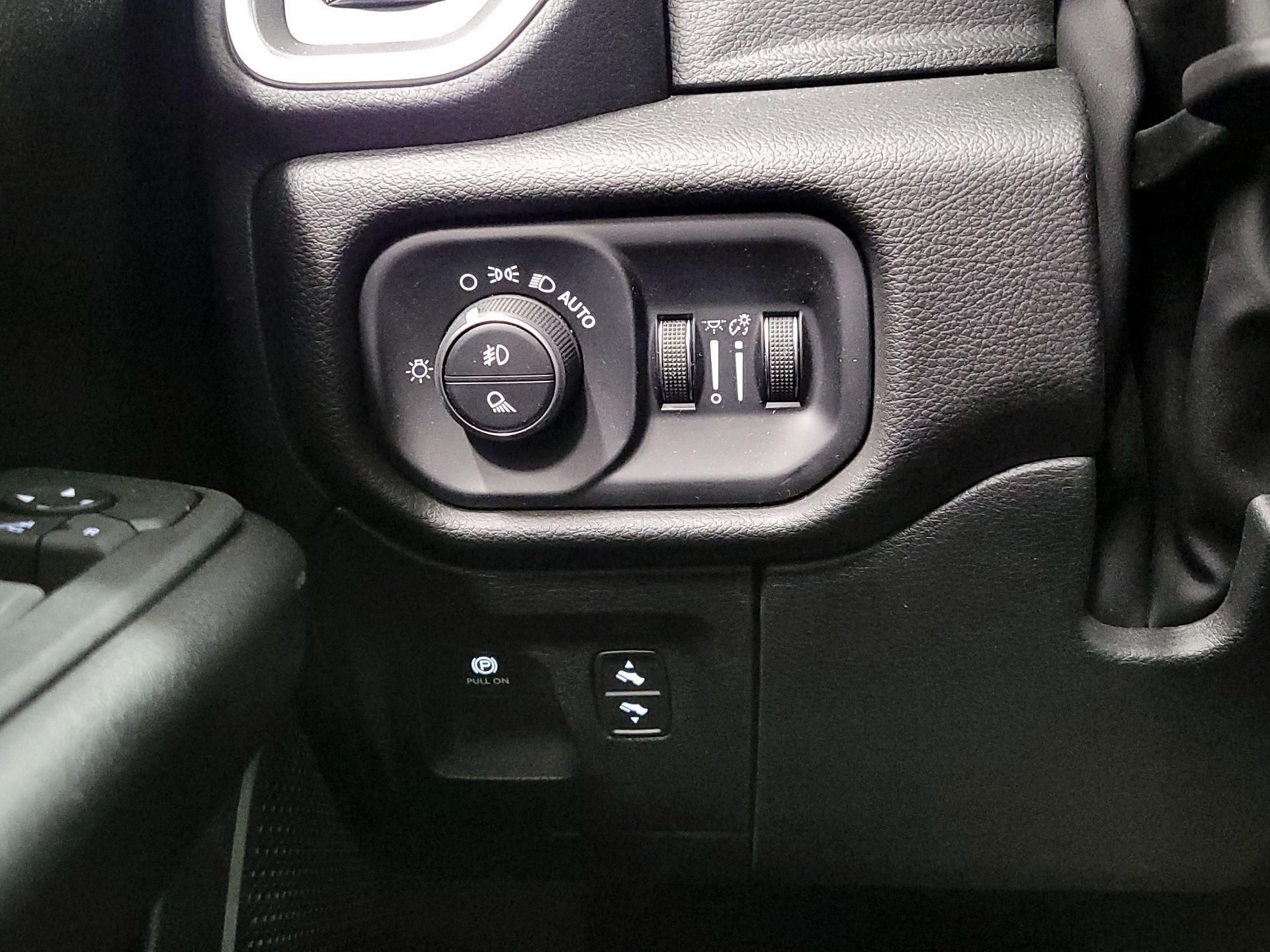 Thumbnail: 2025 RAM 1500 - 13