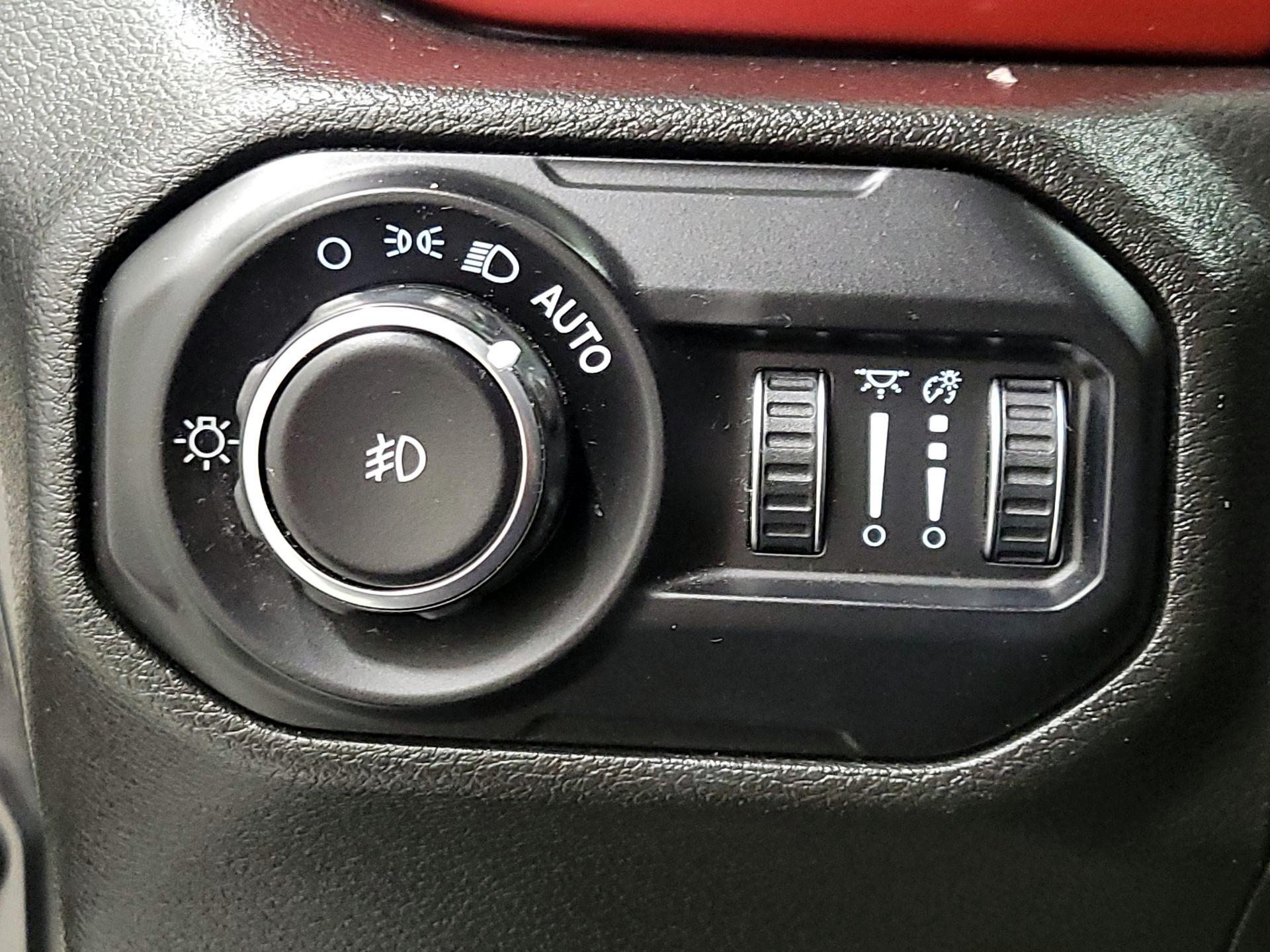 Thumbnail: 2022 Jeep Wrangler - 13