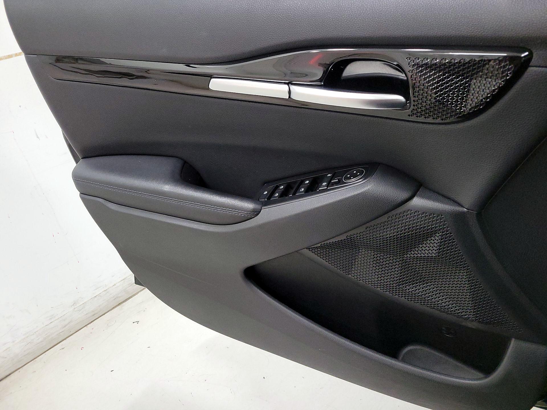 Thumbnail: 2023 Kia Seltos - 12