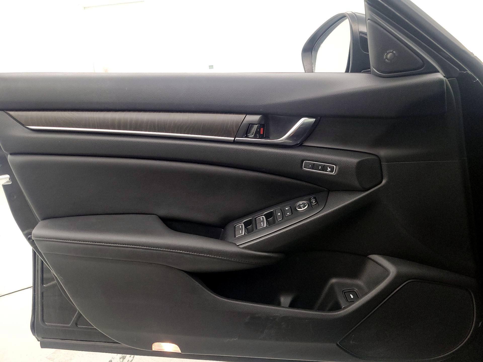 Thumbnail: 2019 Honda Accord - 12