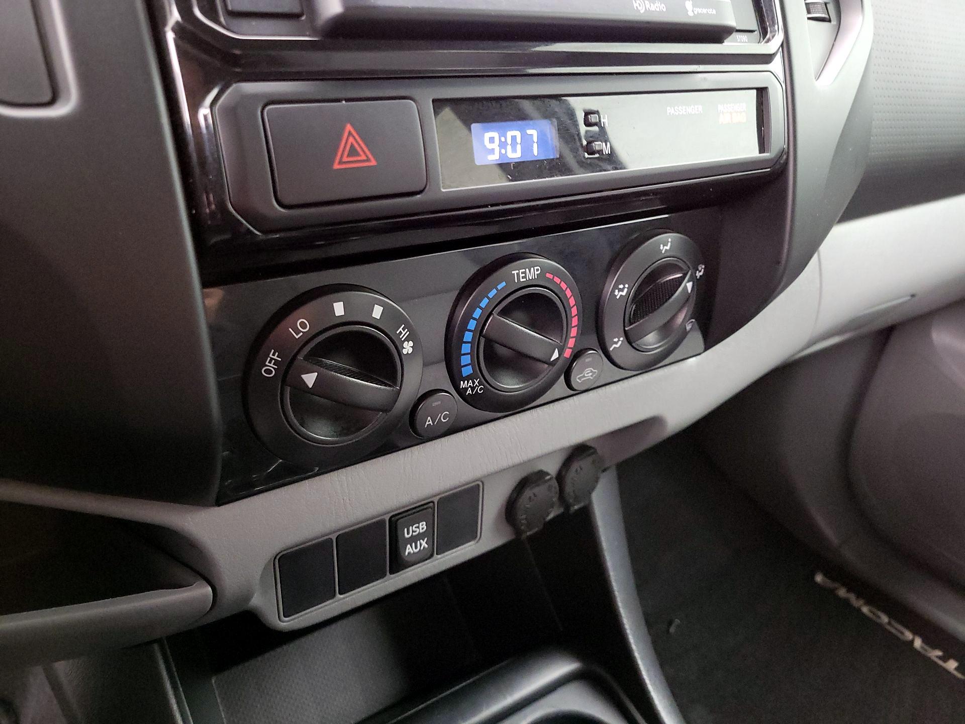 Thumbnail: 2014 Toyota Tacoma - 15