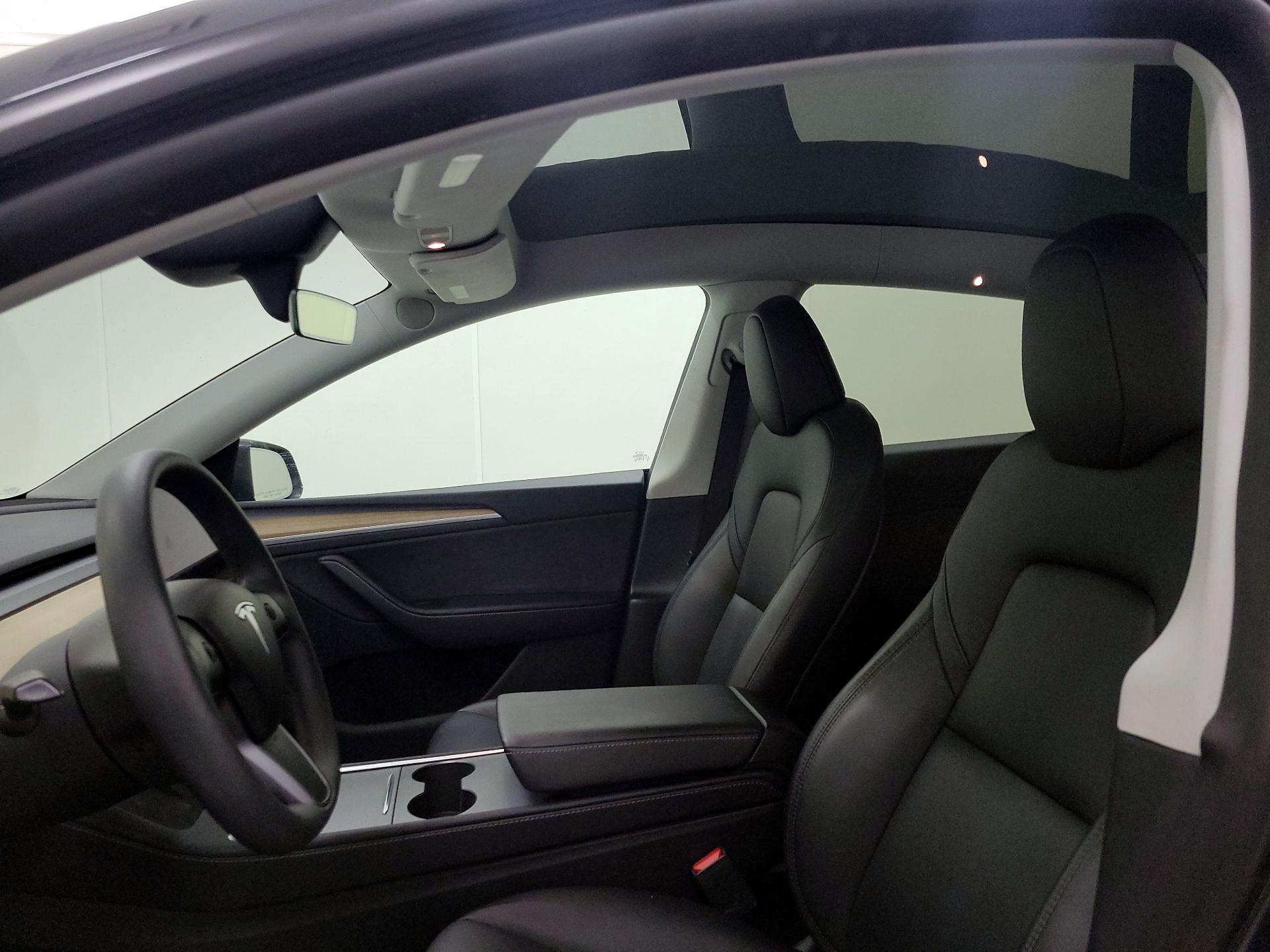 Thumbnail: 2024 Tesla Model Y - 17