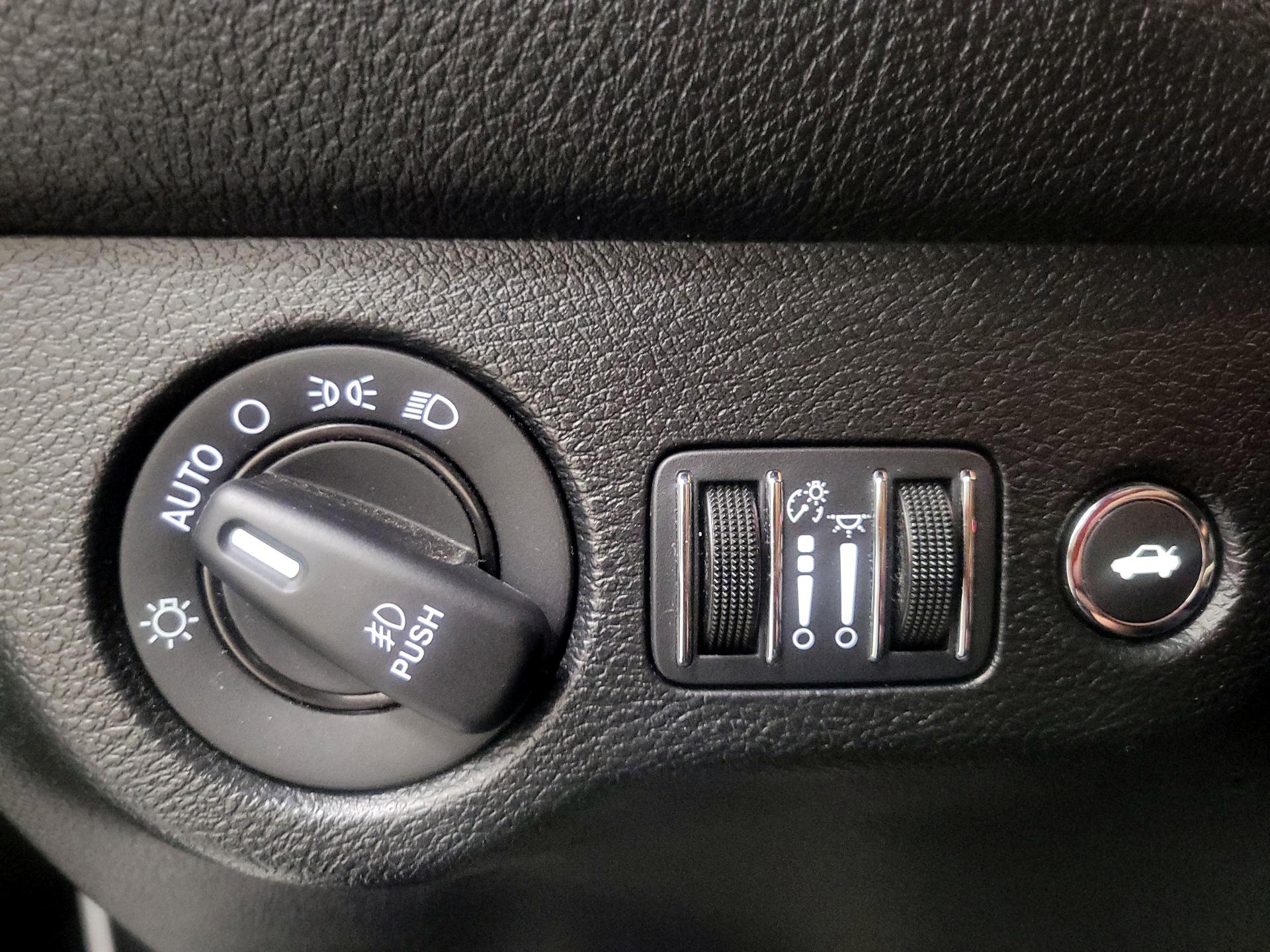 Thumbnail: 2018 Dodge Challenger - 13