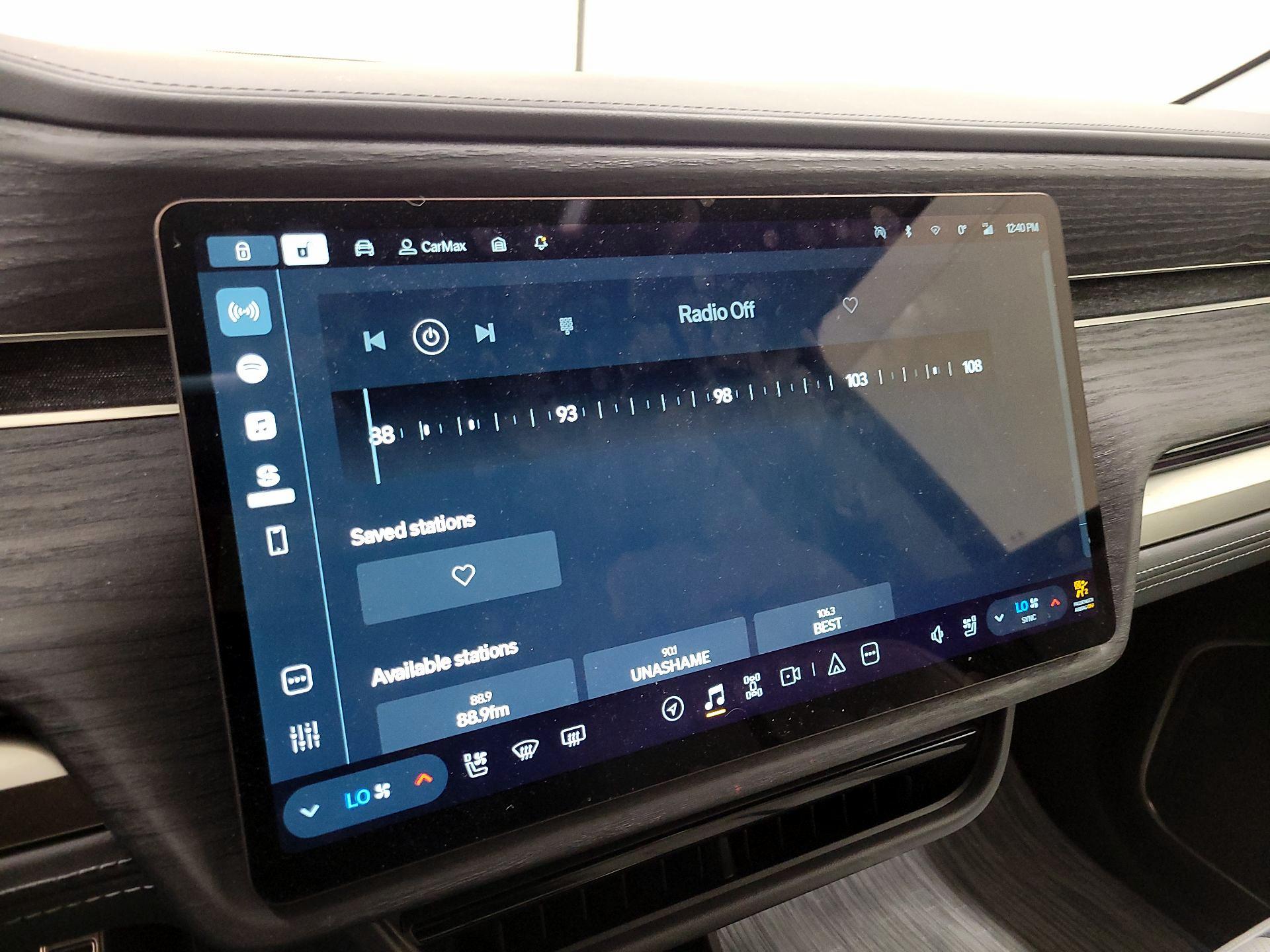 Thumbnail: 2024 Rivian R1S - 14