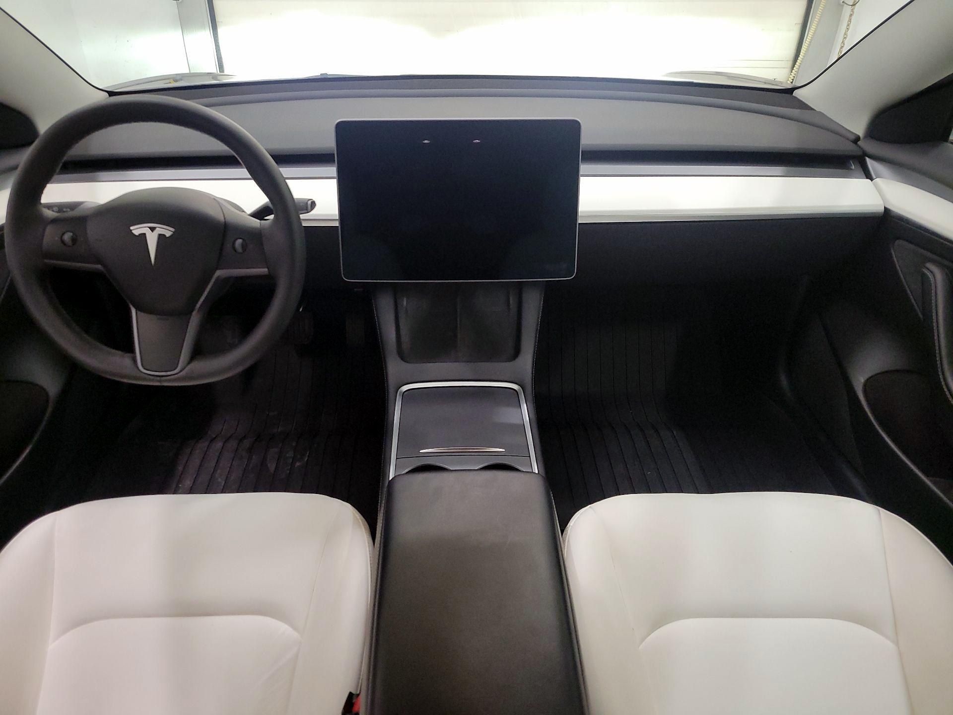 Thumbnail: 2022 Tesla Model 3 - 9