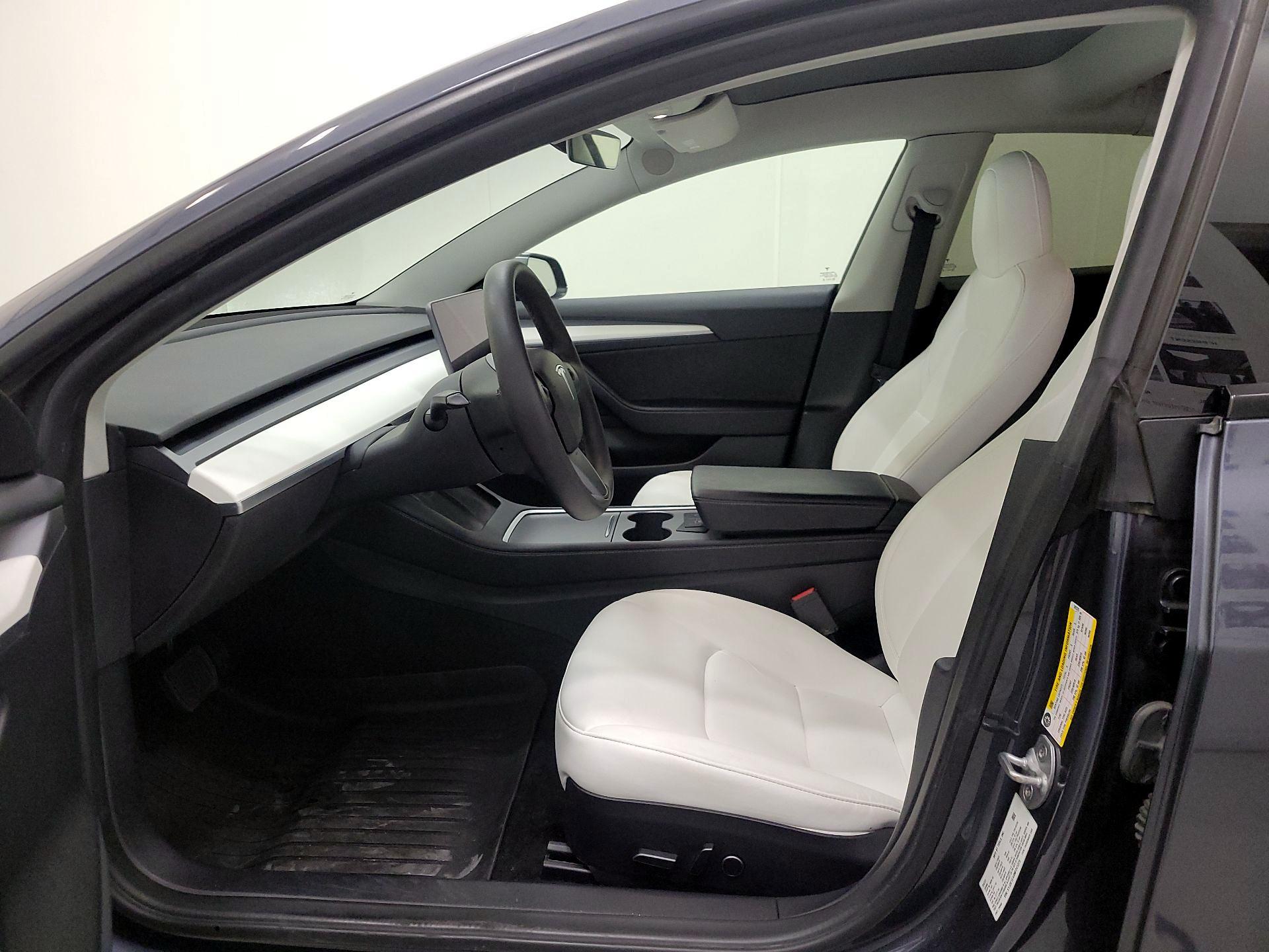 Thumbnail: 2022 Tesla Model 3 - 11