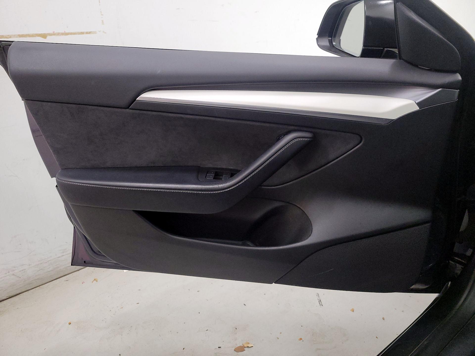 Thumbnail: 2022 Tesla Model 3 - 12