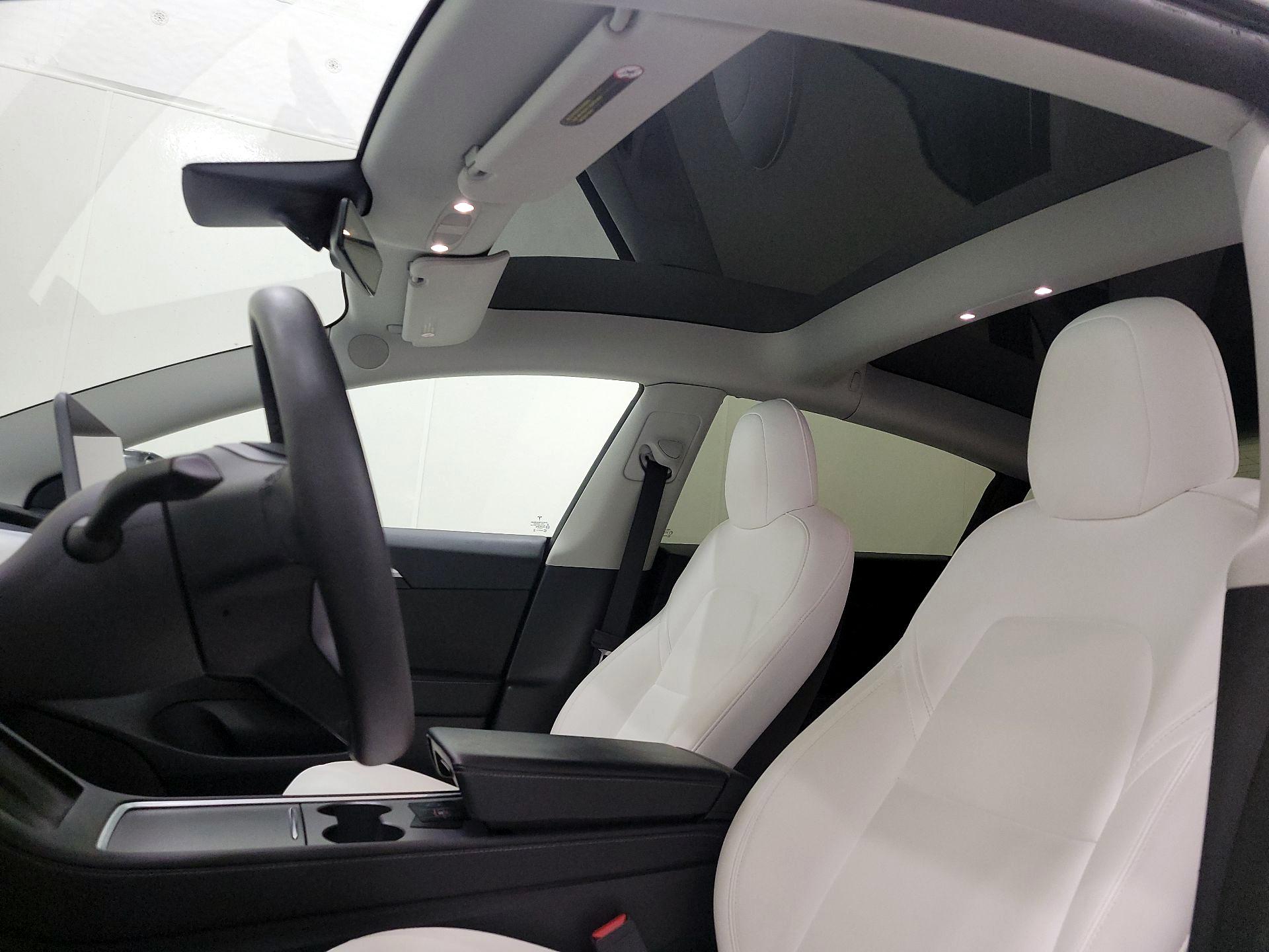 Thumbnail: 2022 Tesla Model 3 - 19