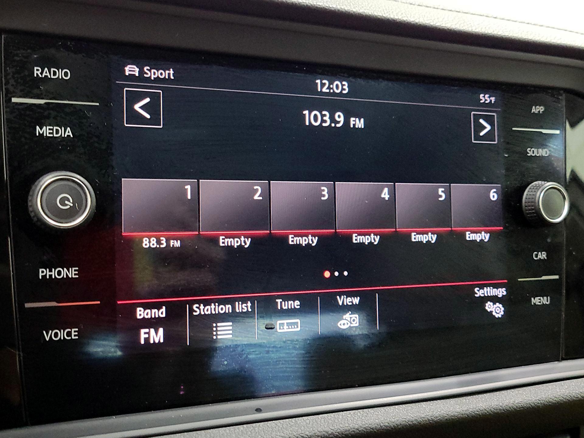 Thumbnail: 2019 Volkswagen Jetta - 15