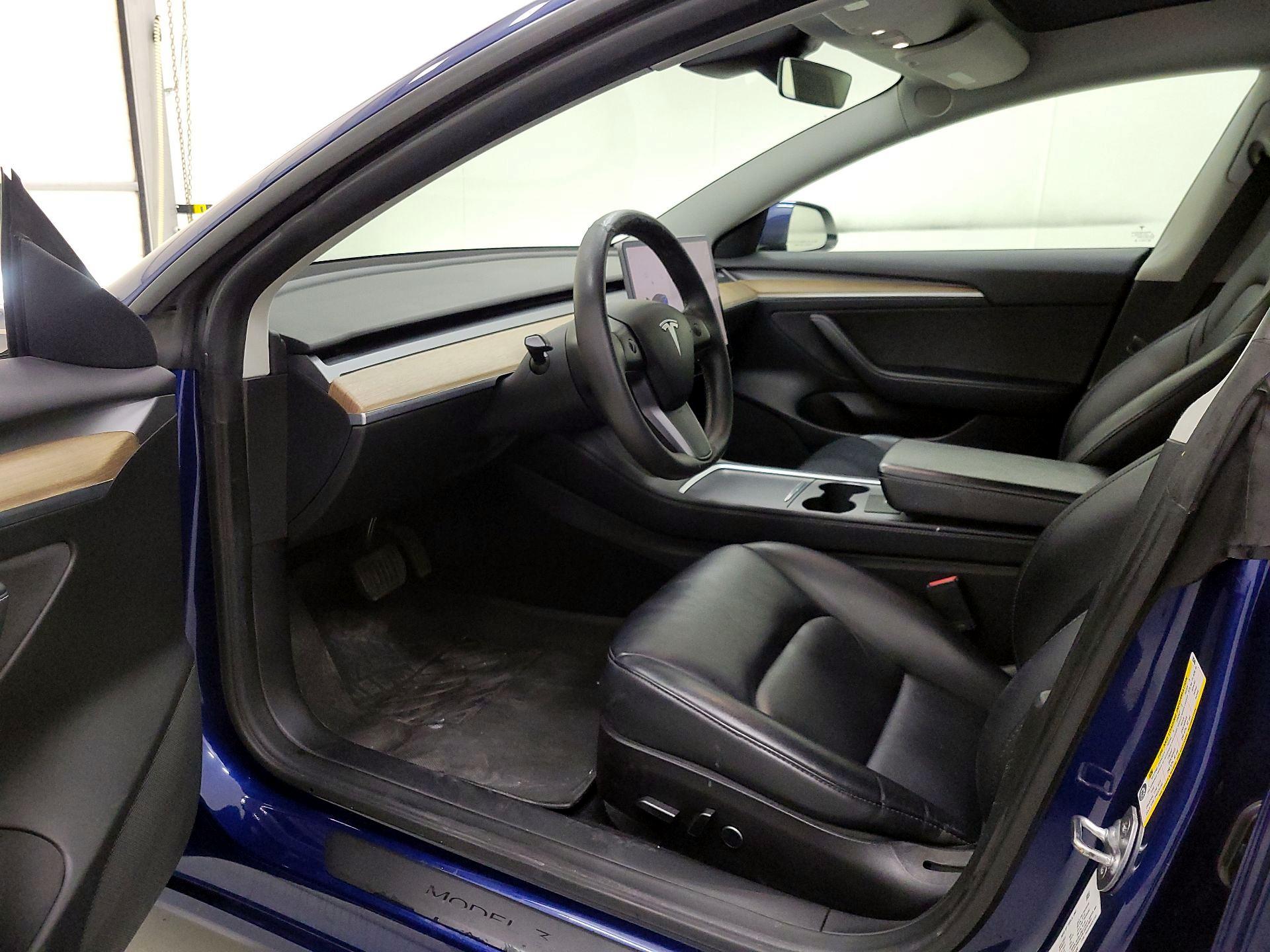 Thumbnail: 2022 Tesla Model 3 - 11