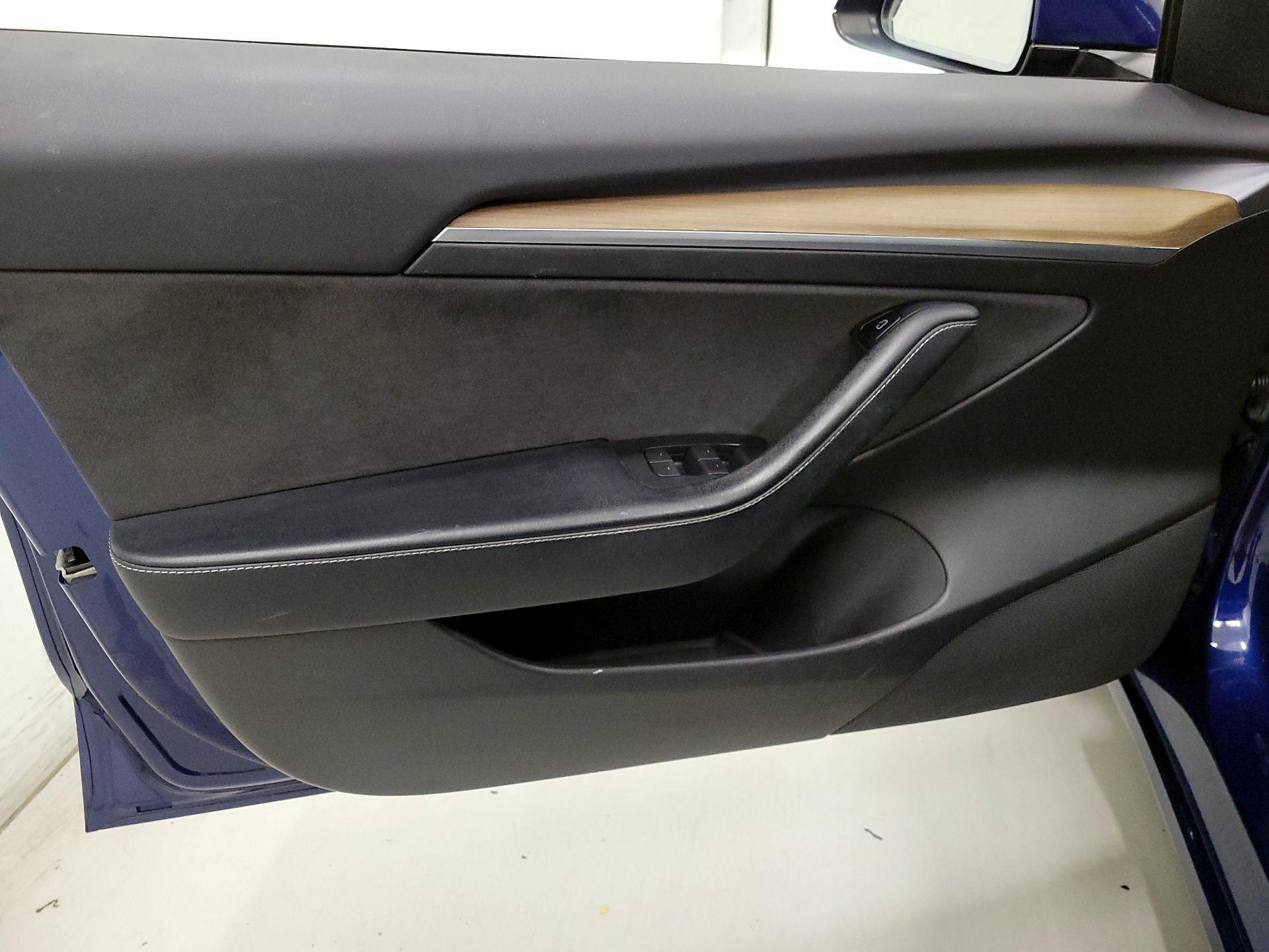 Thumbnail: 2022 Tesla Model 3 - 12