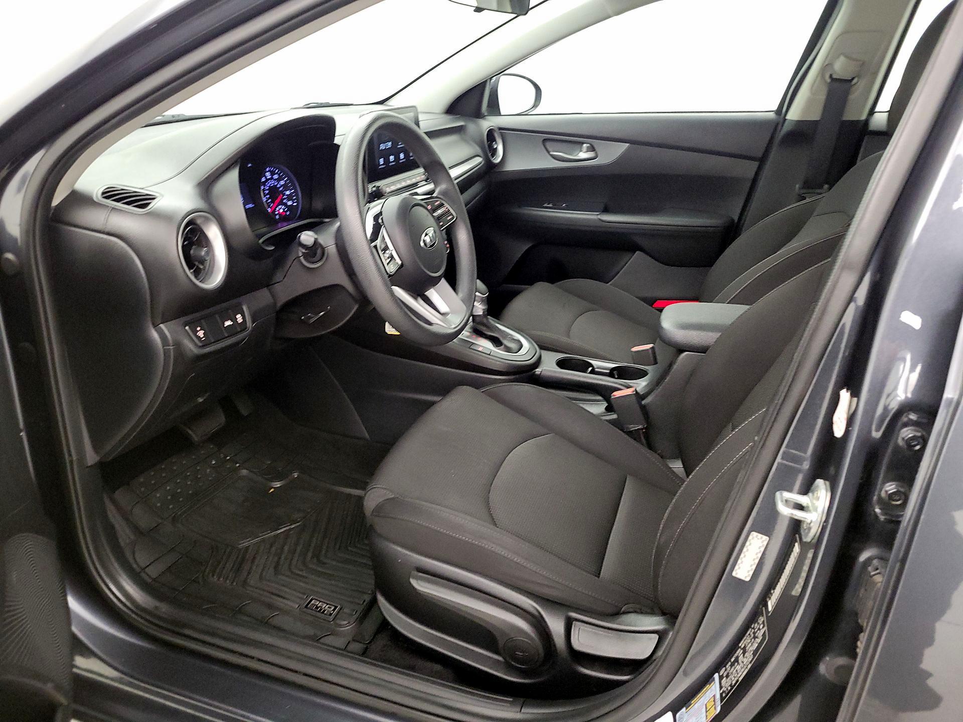 Thumbnail: 2020 Kia Forte - 11