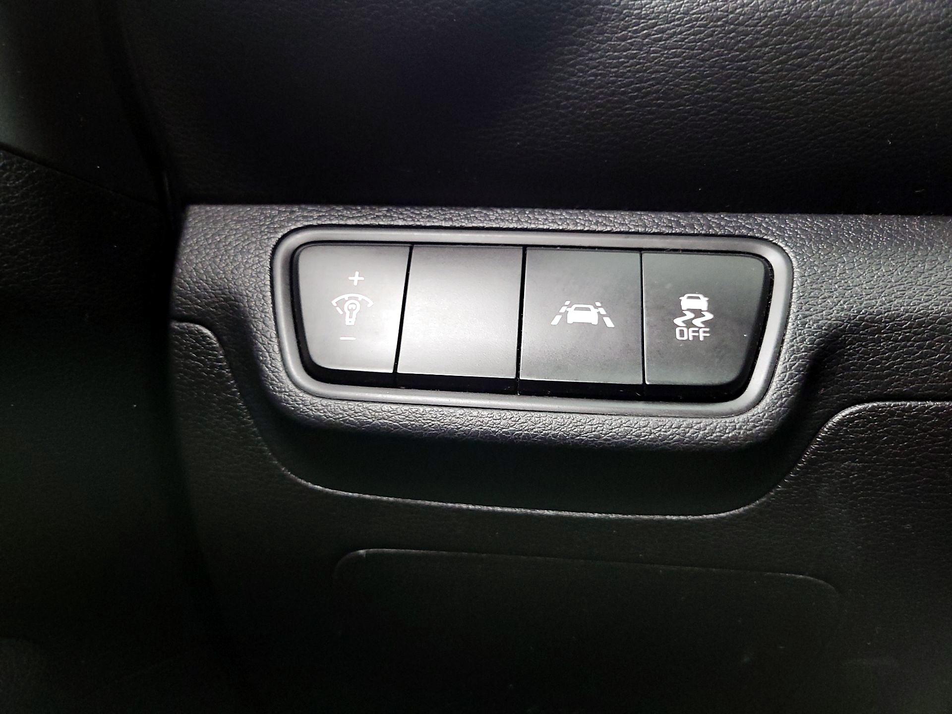 Thumbnail: 2020 Kia Forte - 13