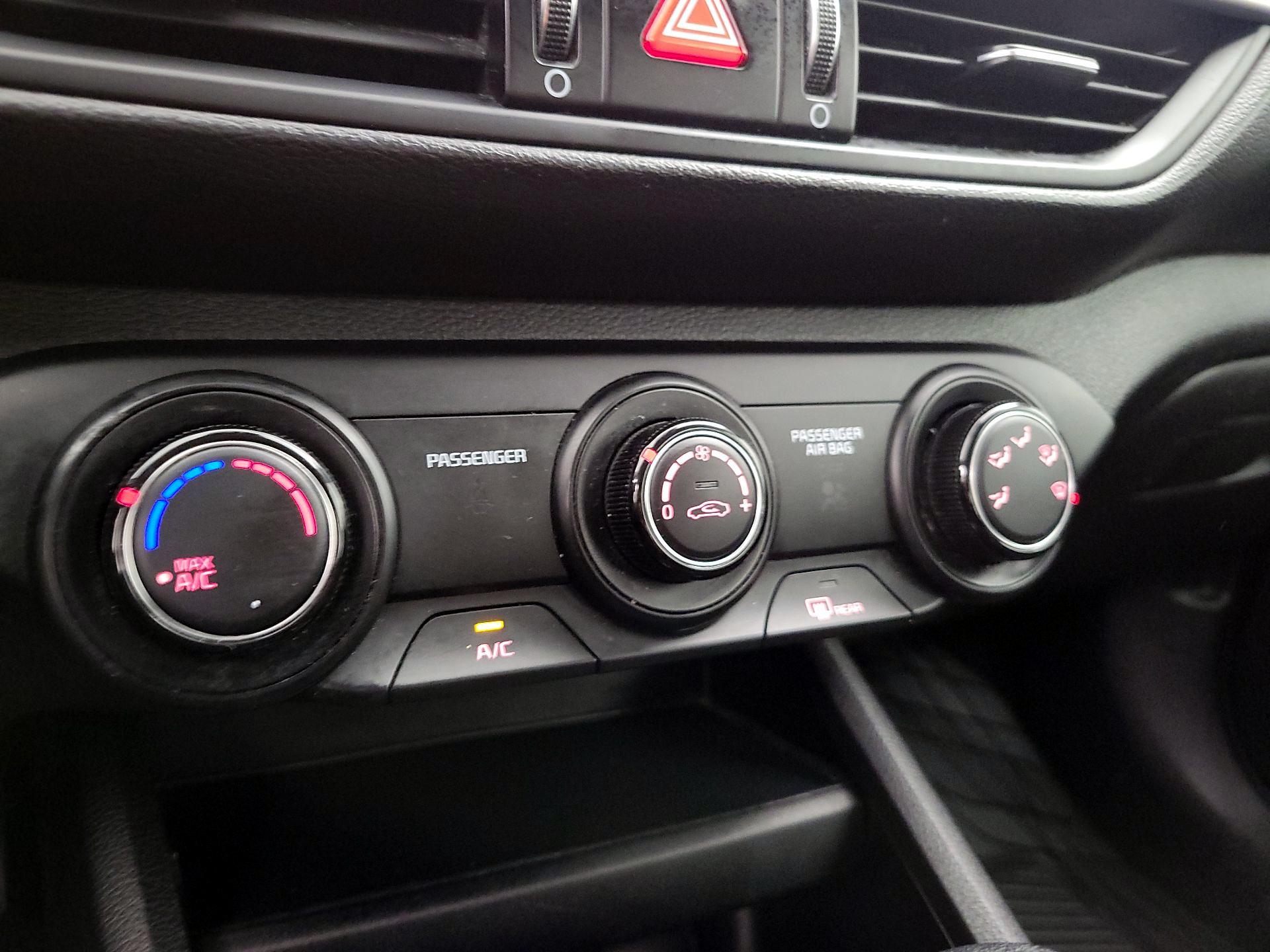 Thumbnail: 2020 Kia Forte - 16