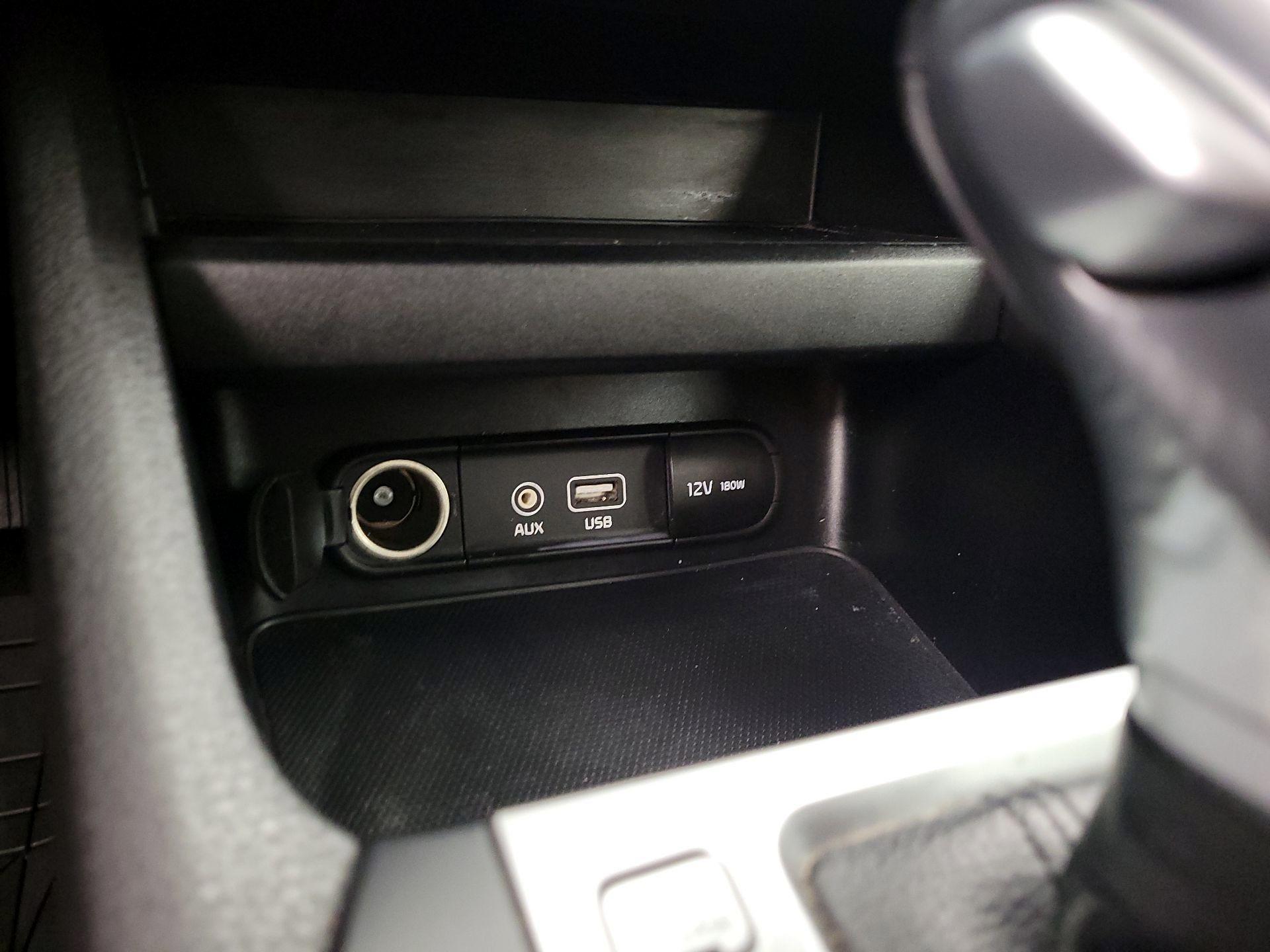 Thumbnail: 2020 Kia Forte - 18