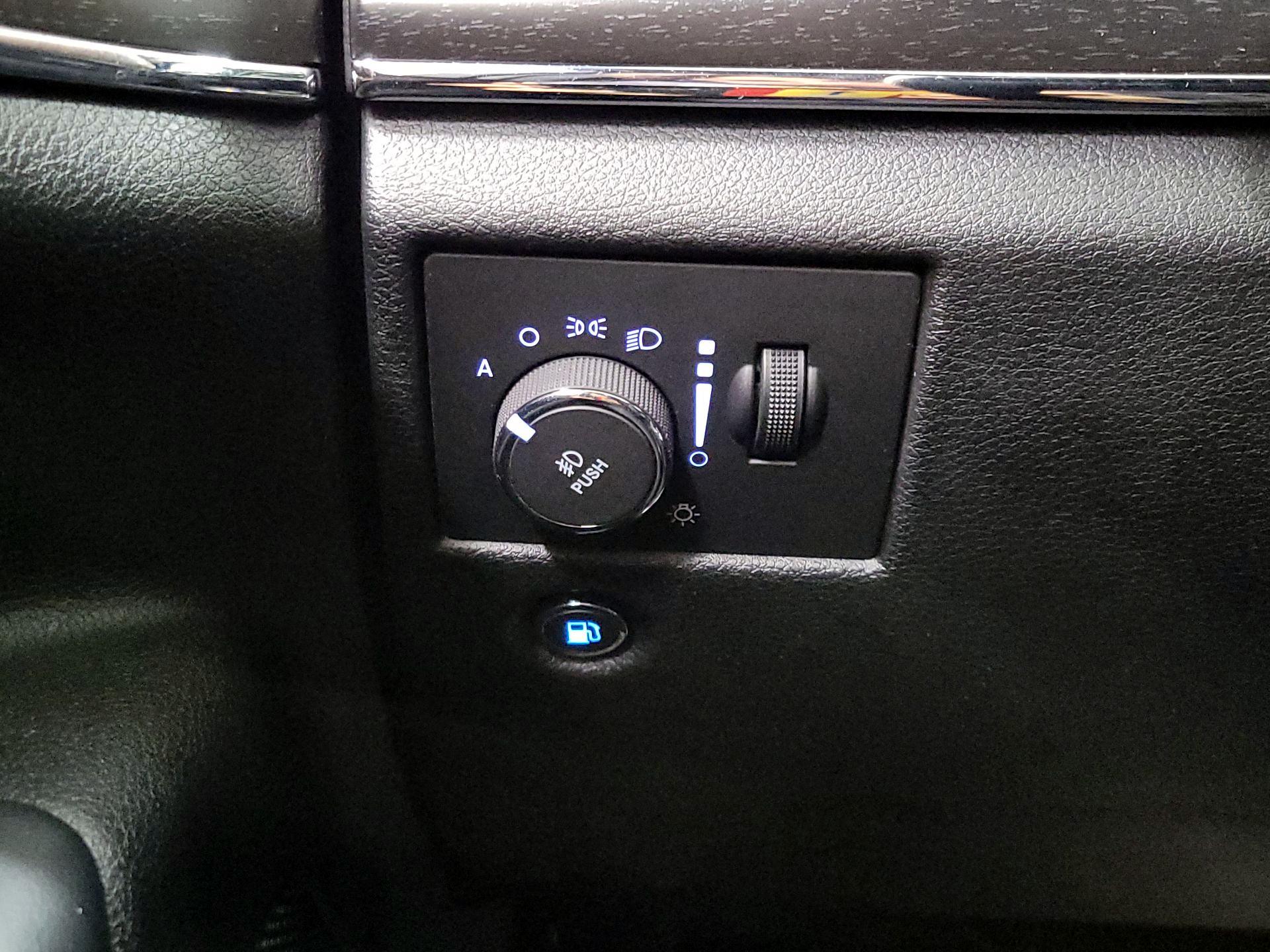 Thumbnail: 2017 Jeep Grand Cherokee - 13