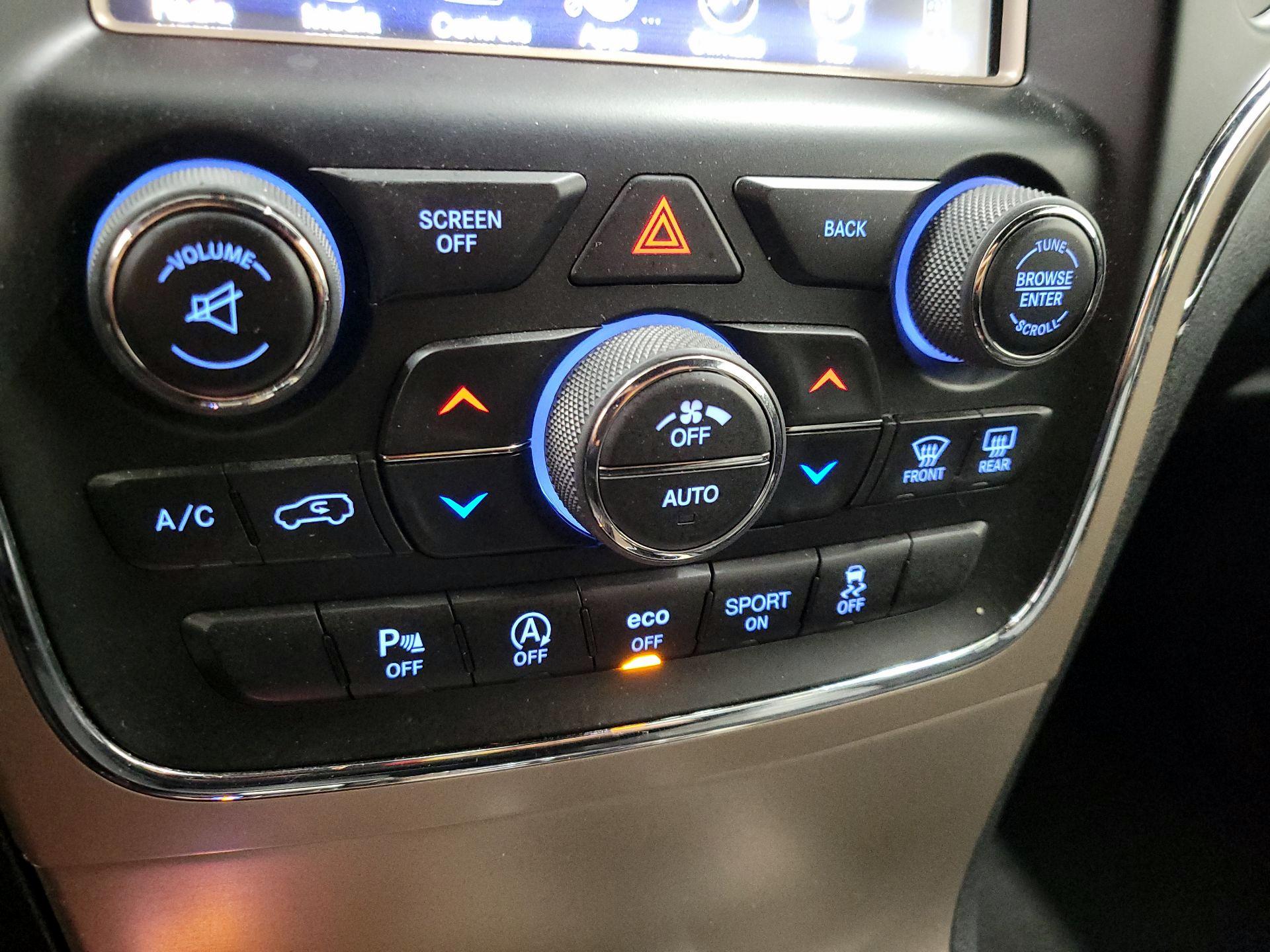 Thumbnail: 2017 Jeep Grand Cherokee - 16