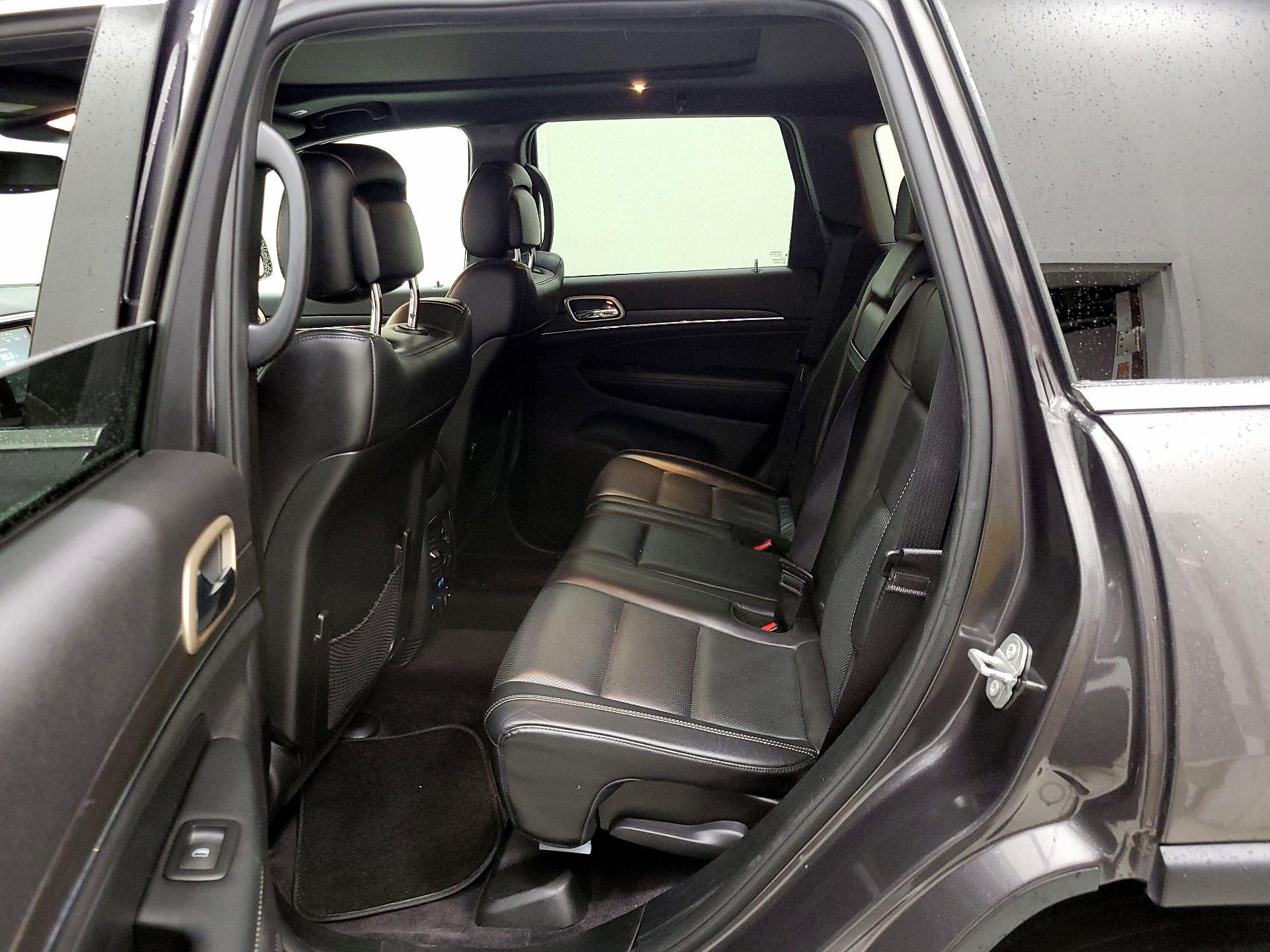 Thumbnail: 2017 Jeep Grand Cherokee - 19