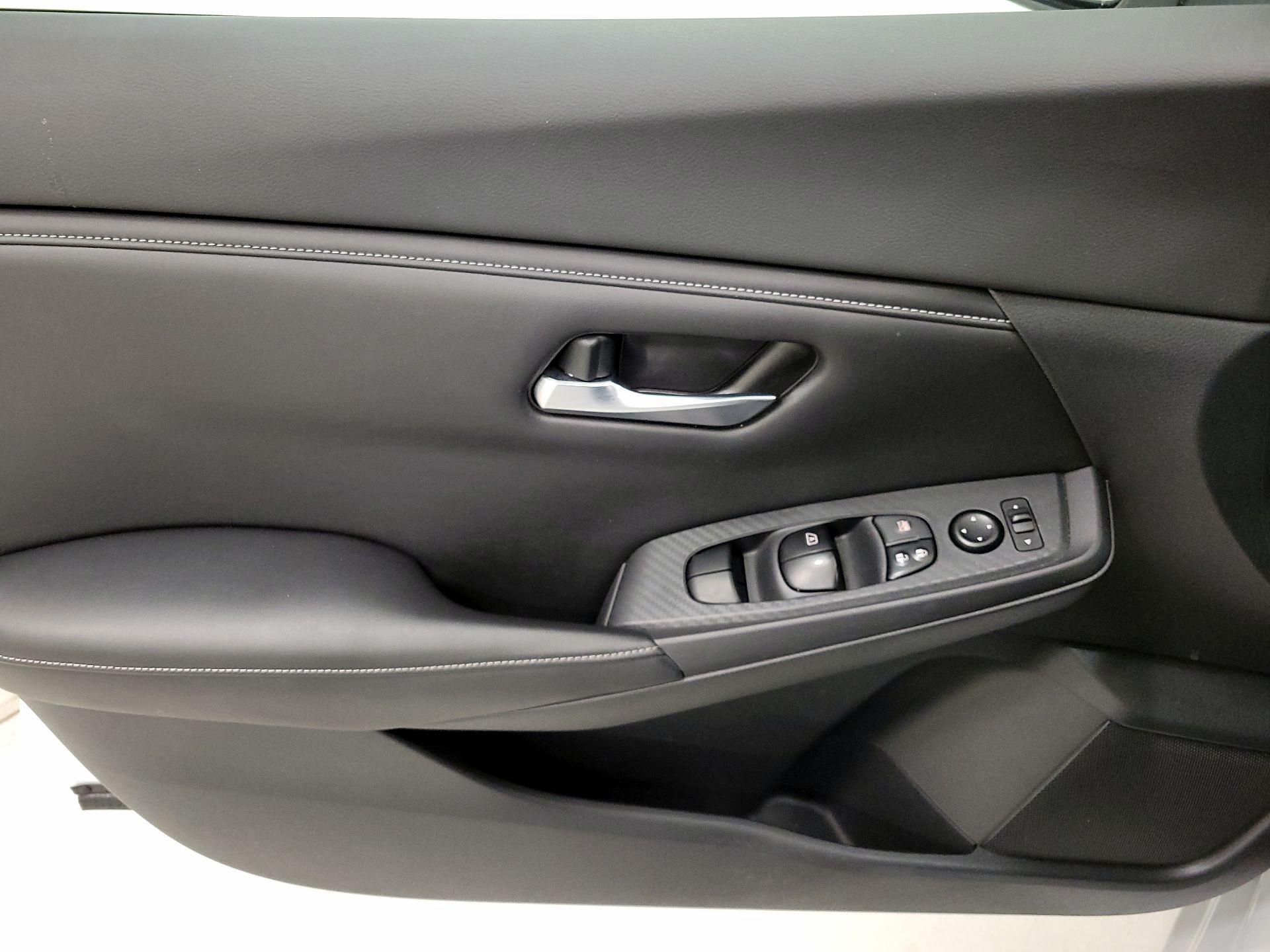 Thumbnail: 2020 Nissan Sentra - 12