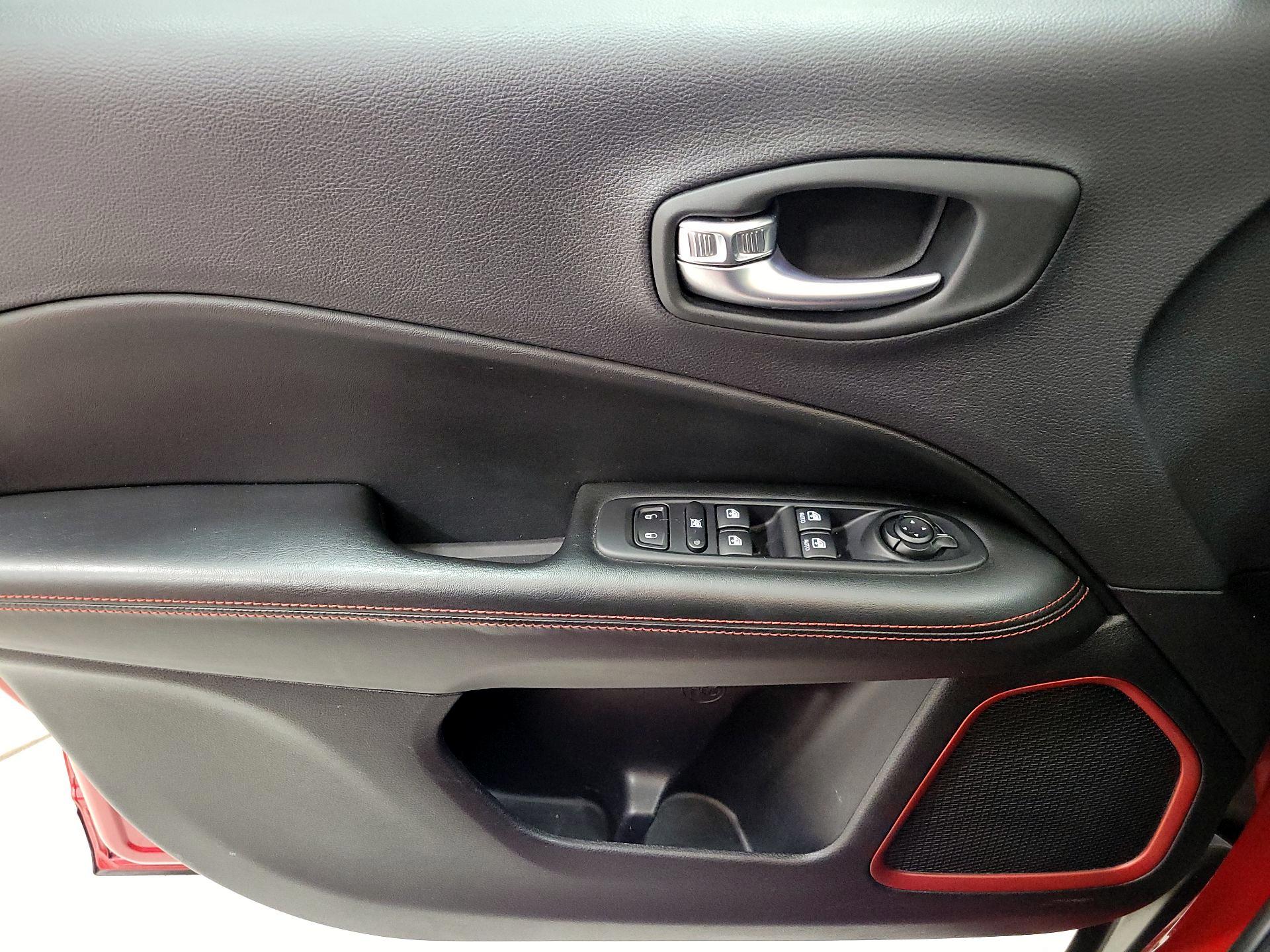 Thumbnail: 2017 Jeep Compass - 12