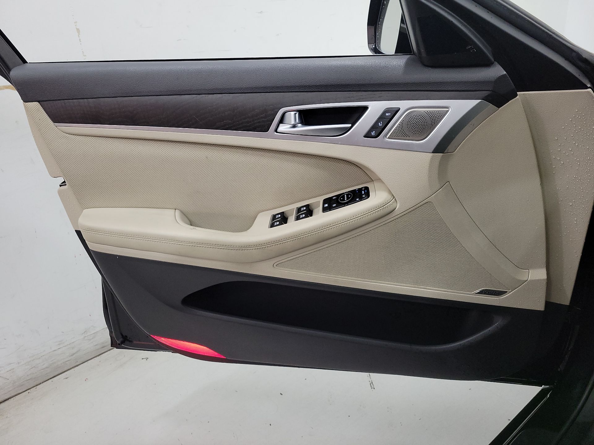 Thumbnail: 2018 Genesis G80 - 12