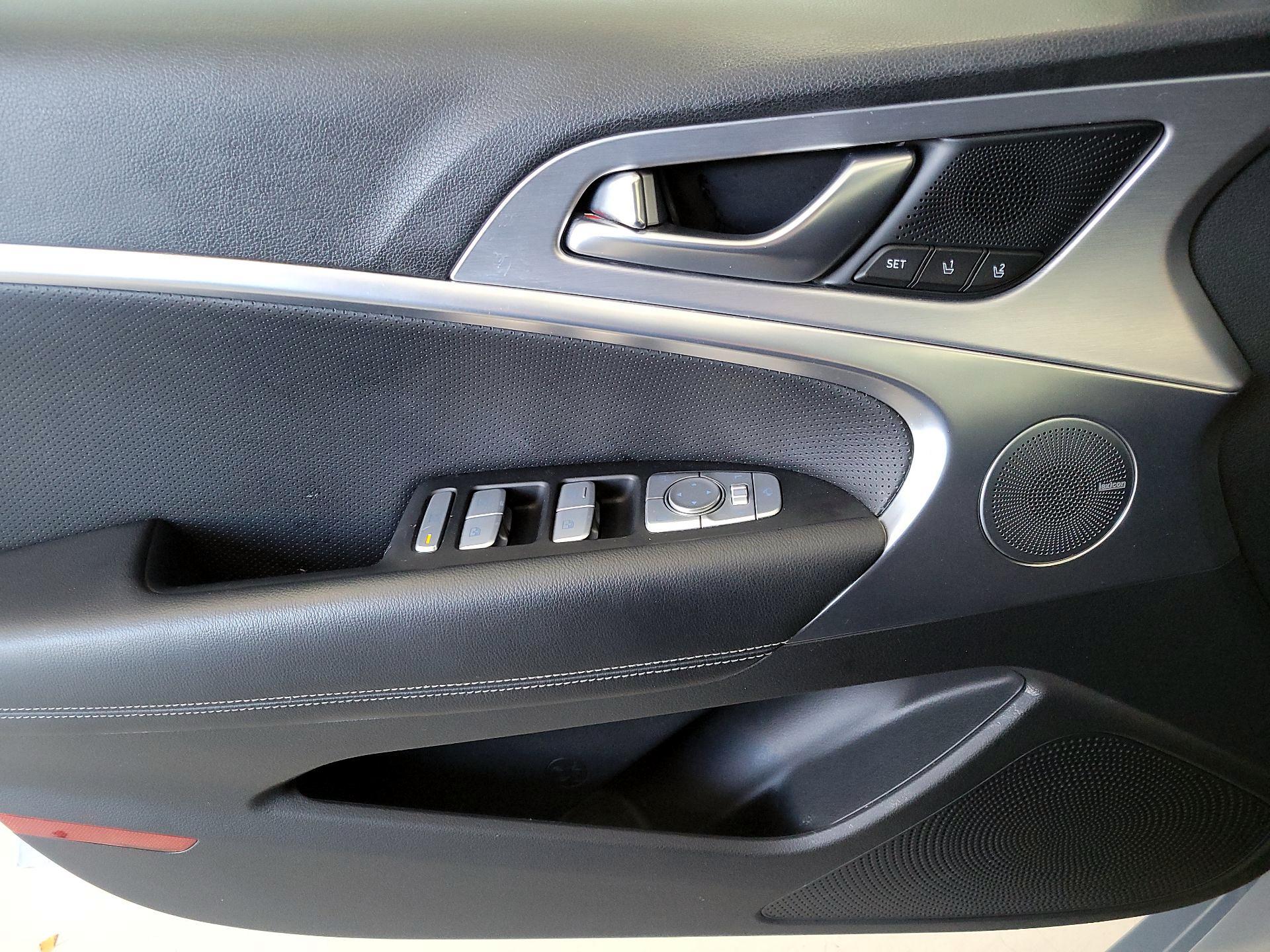 Thumbnail: 2019 Genesis G70 - 12