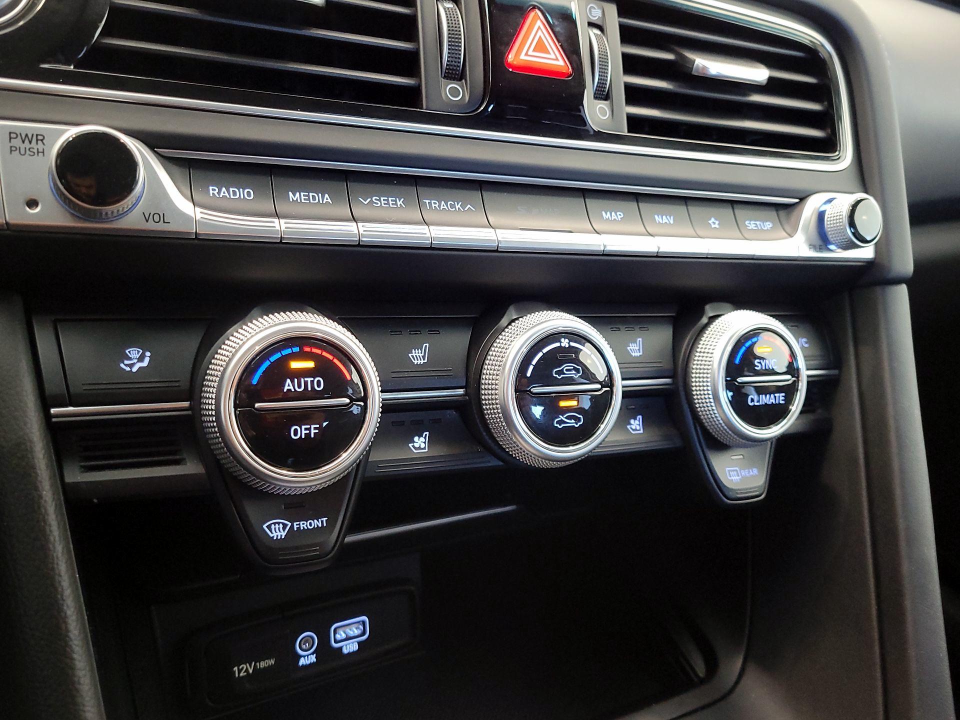 Thumbnail: 2019 Genesis G70 - 17