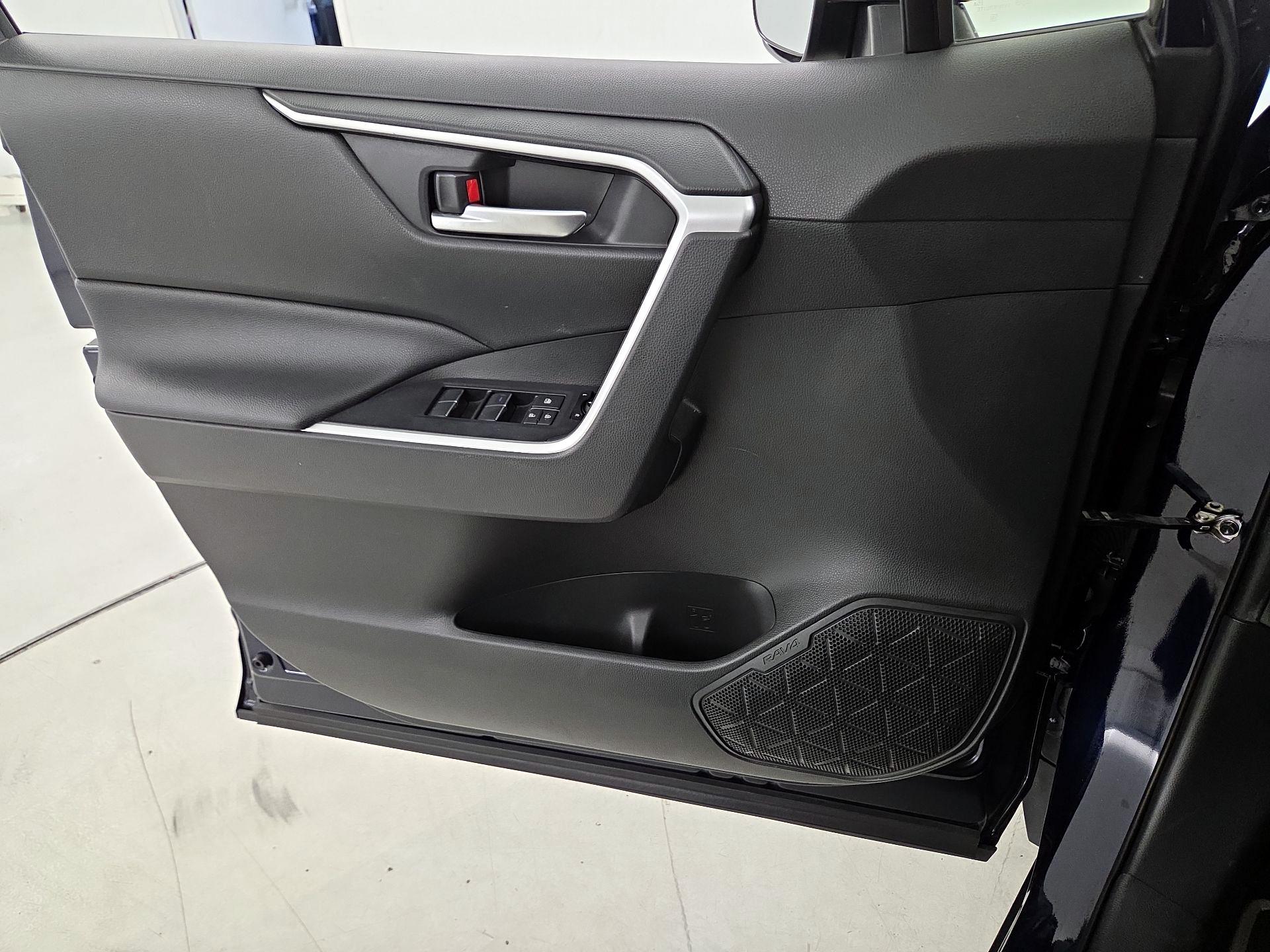 Thumbnail: 2021 Toyota RAV4 - 12