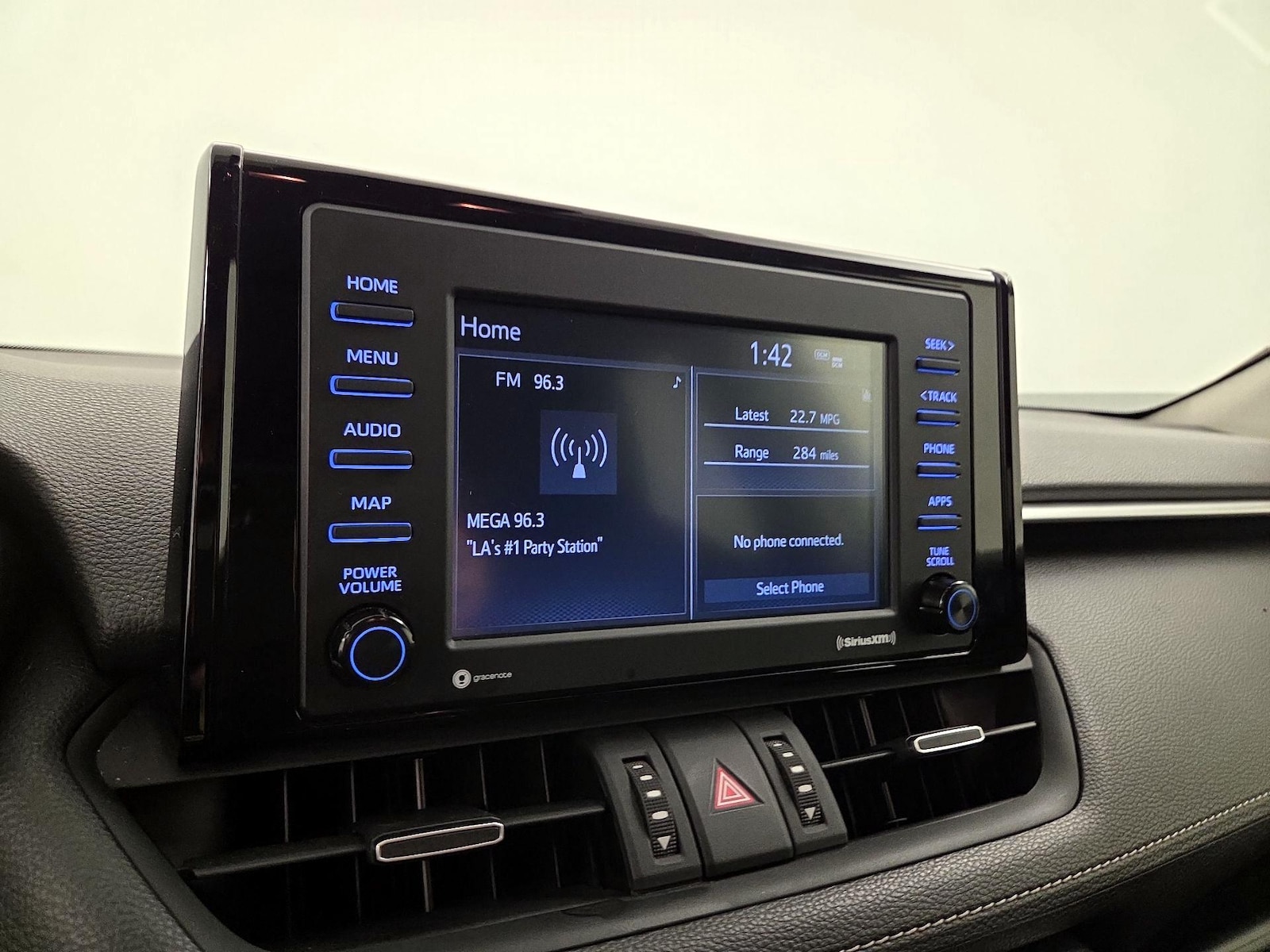 2021 Toyota RAV4 XLE Premium - Photo 16