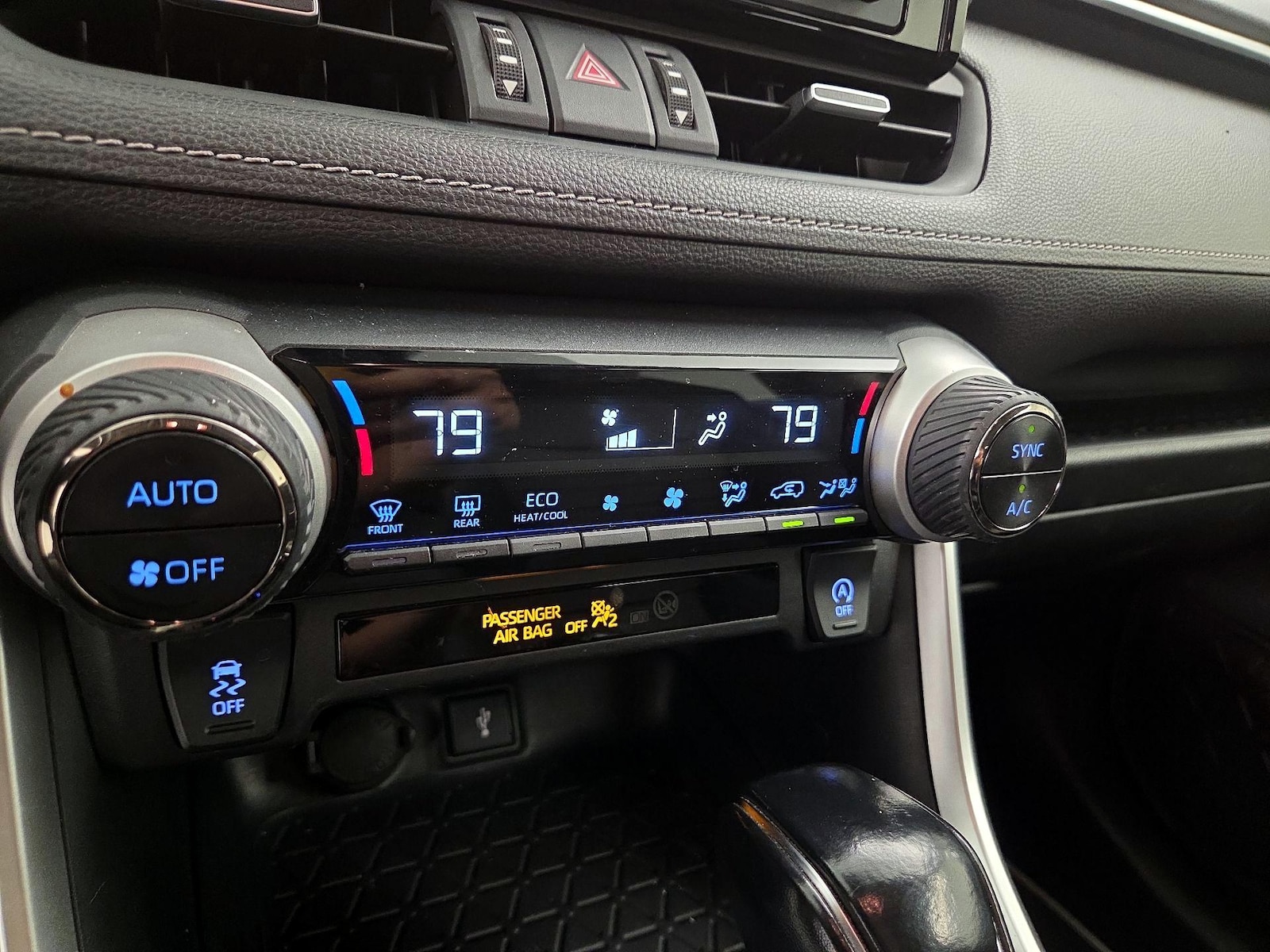 2021 Toyota RAV4 XLE Premium - Photo 17