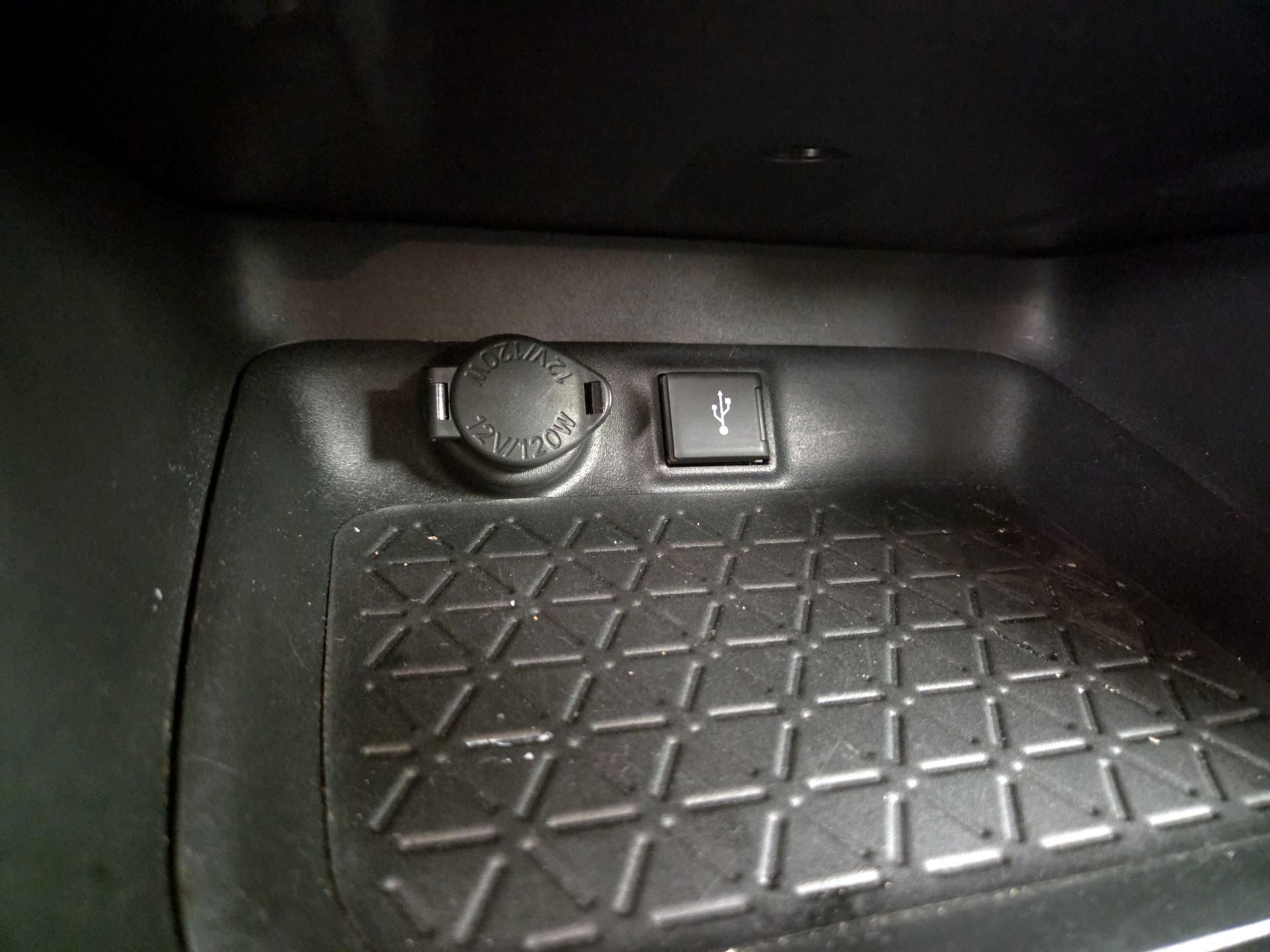 Thumbnail: 2021 Toyota RAV4 - 18