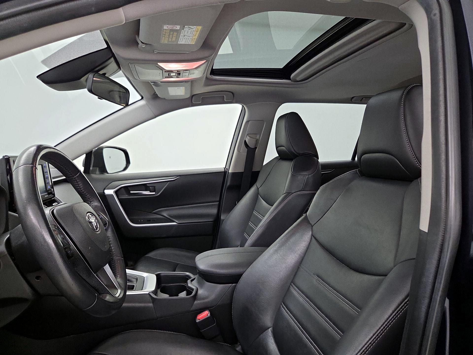 Thumbnail: 2021 Toyota RAV4 - 19