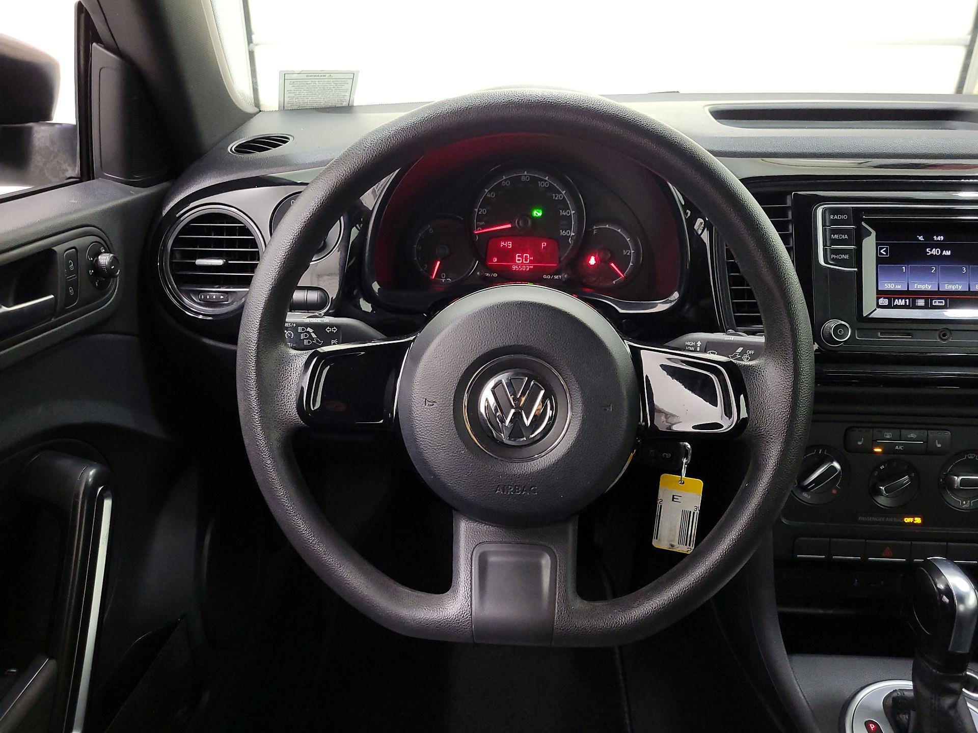 Thumbnail: 2017 Volkswagen Beetle - 10