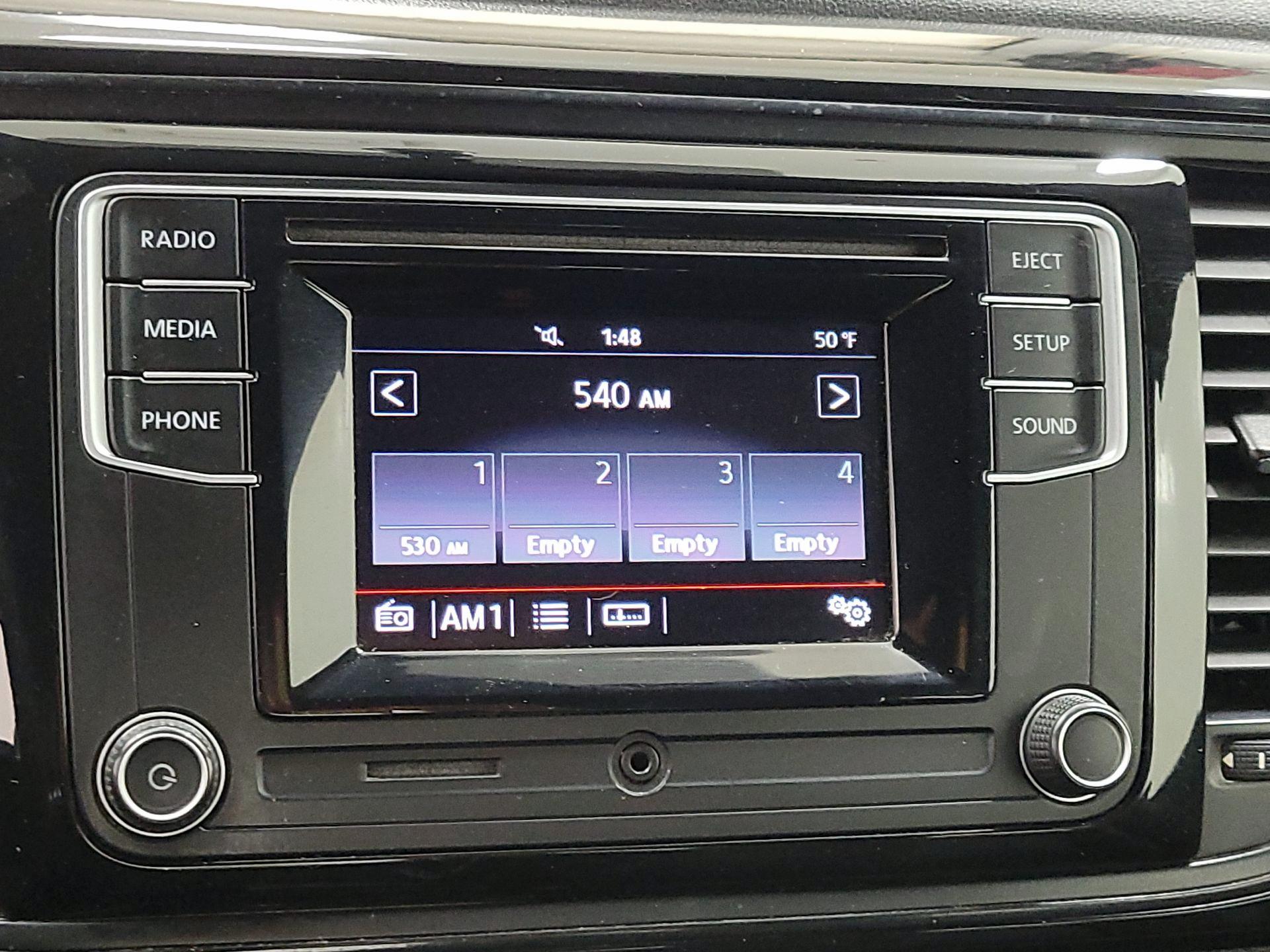 Thumbnail: 2017 Volkswagen Beetle - 15