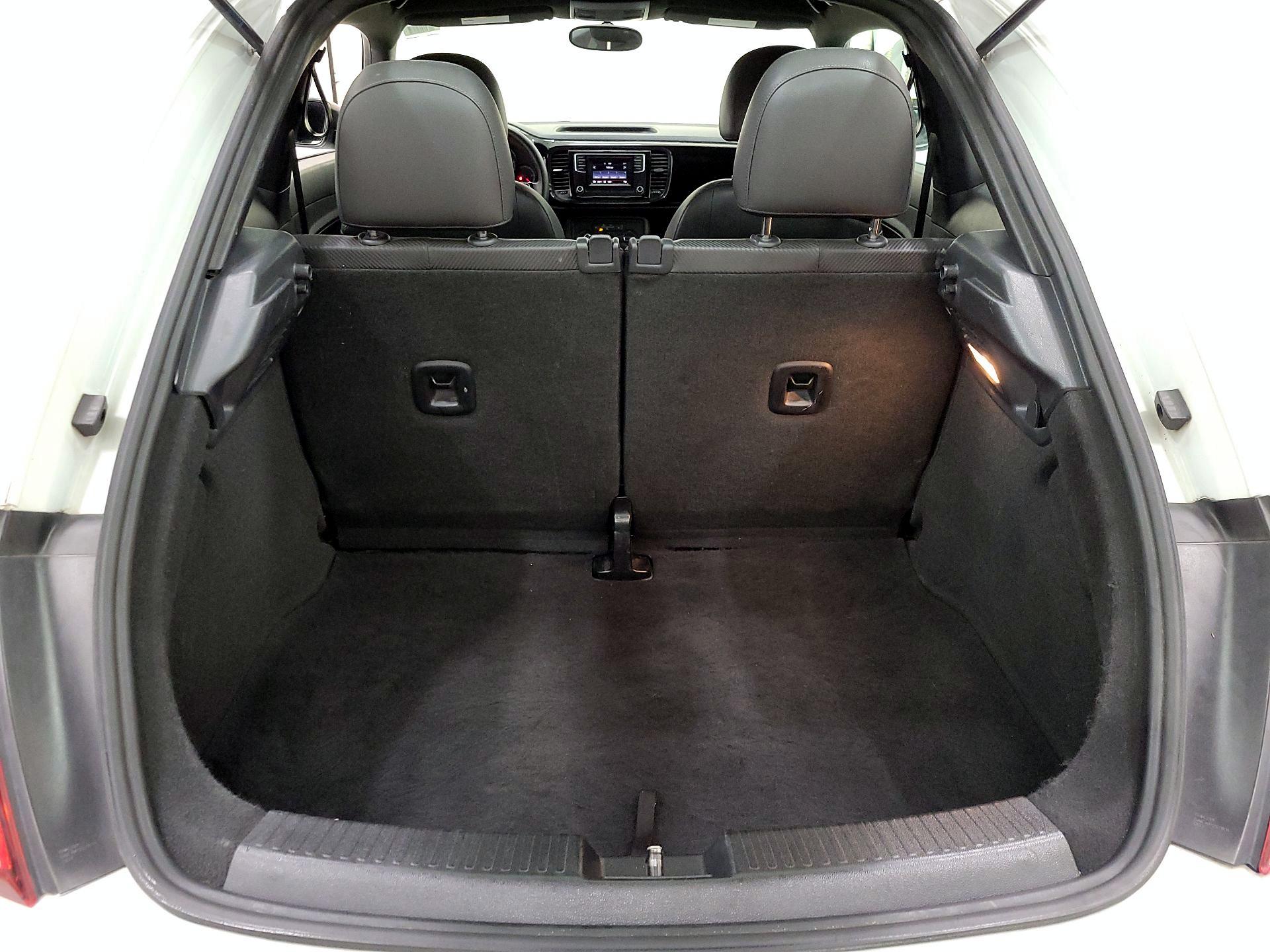 Thumbnail: 2017 Volkswagen Beetle - 20