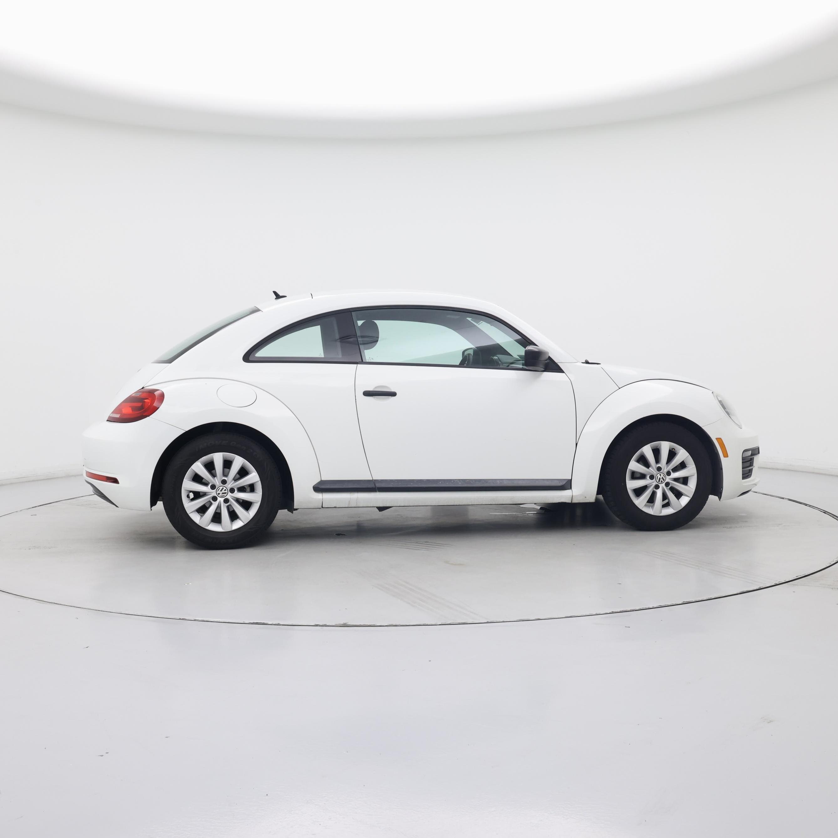 Thumbnail: 2017 Volkswagen Beetle - 7
