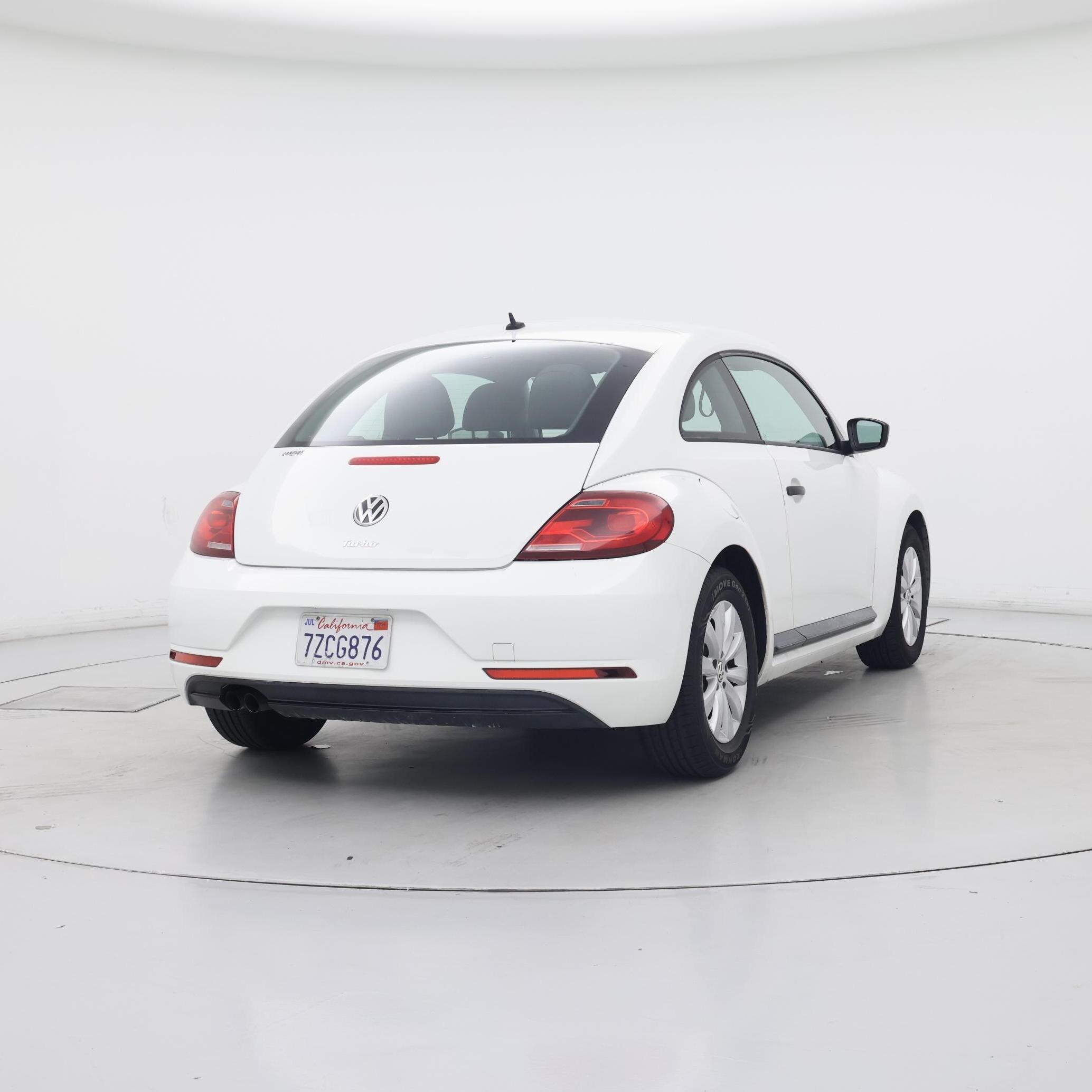 Thumbnail: 2017 Volkswagen Beetle - 8
