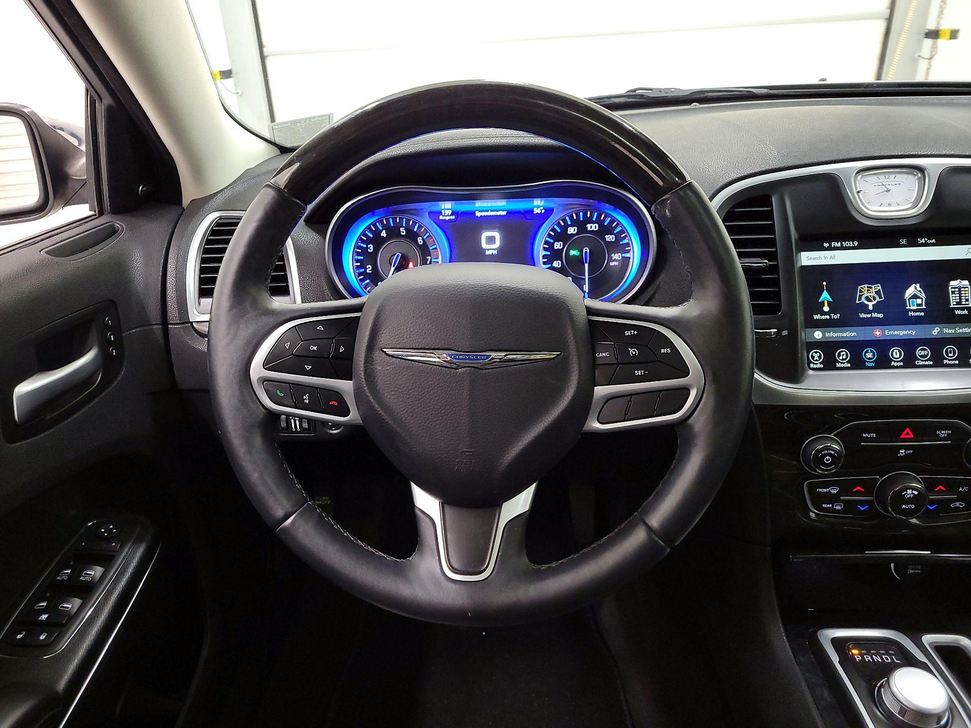 Thumbnail: 2017 Chrysler 300 - 10