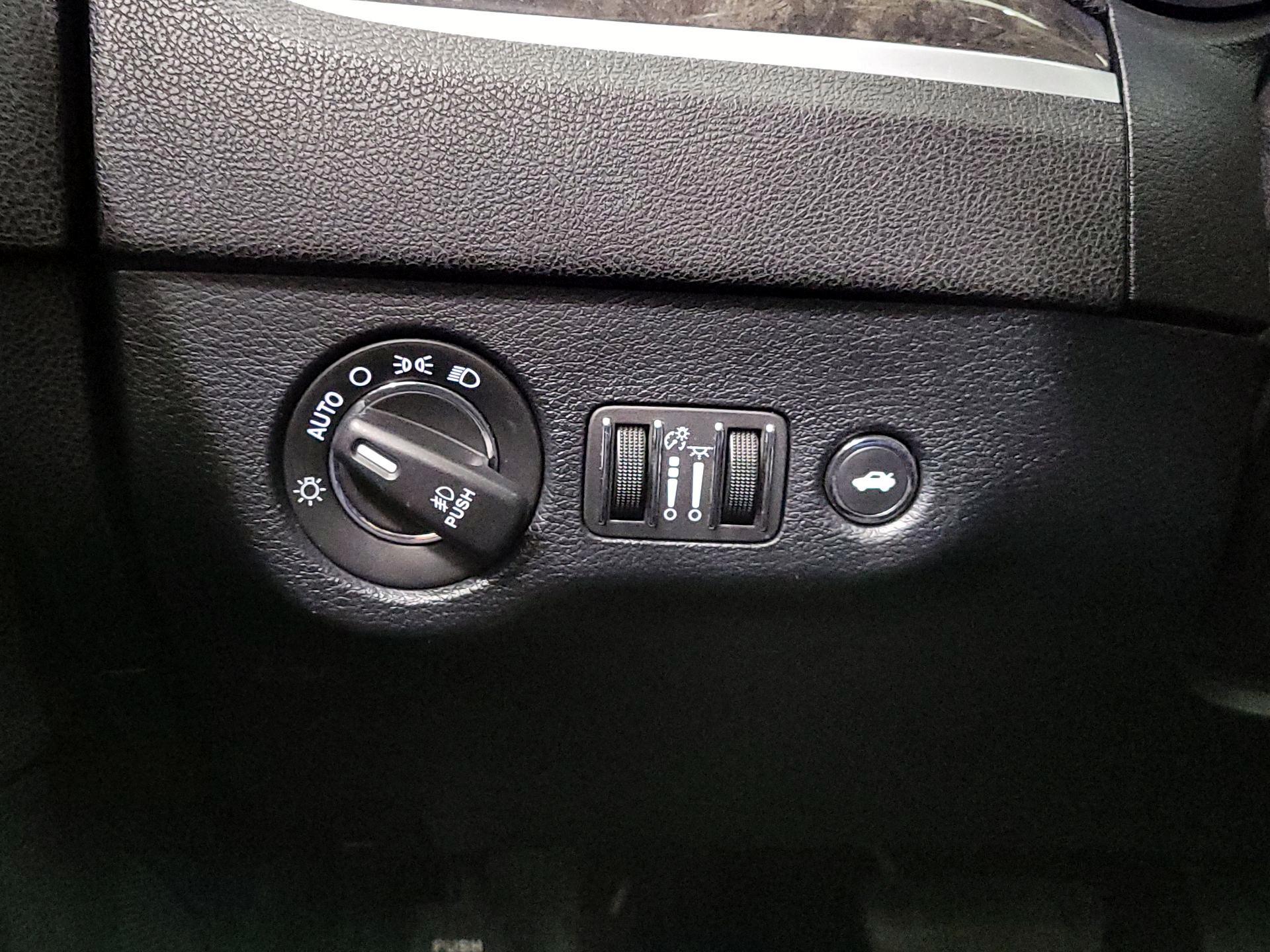 Thumbnail: 2017 Chrysler 300 - 13