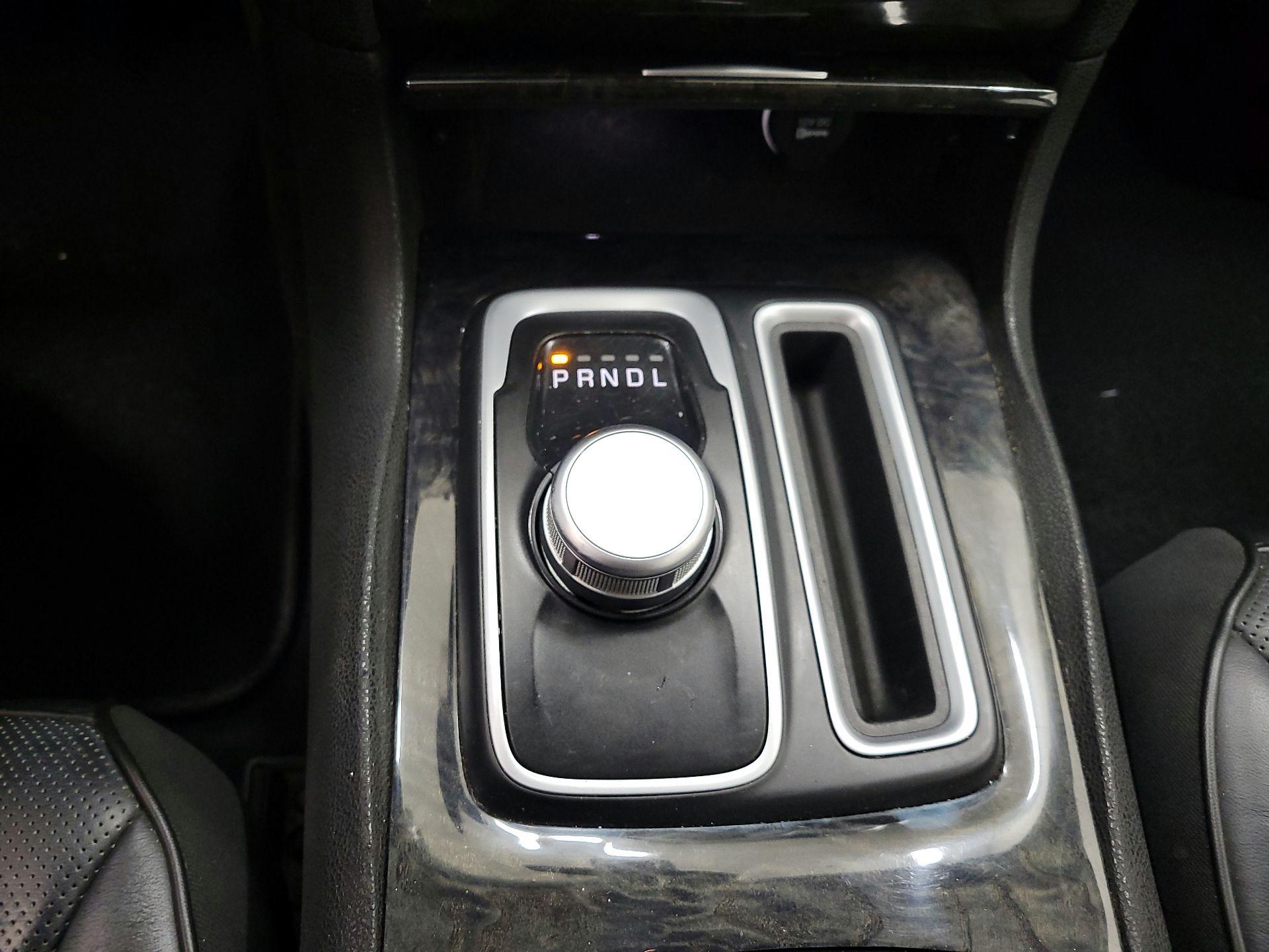 Thumbnail: 2017 Chrysler 300 - 18