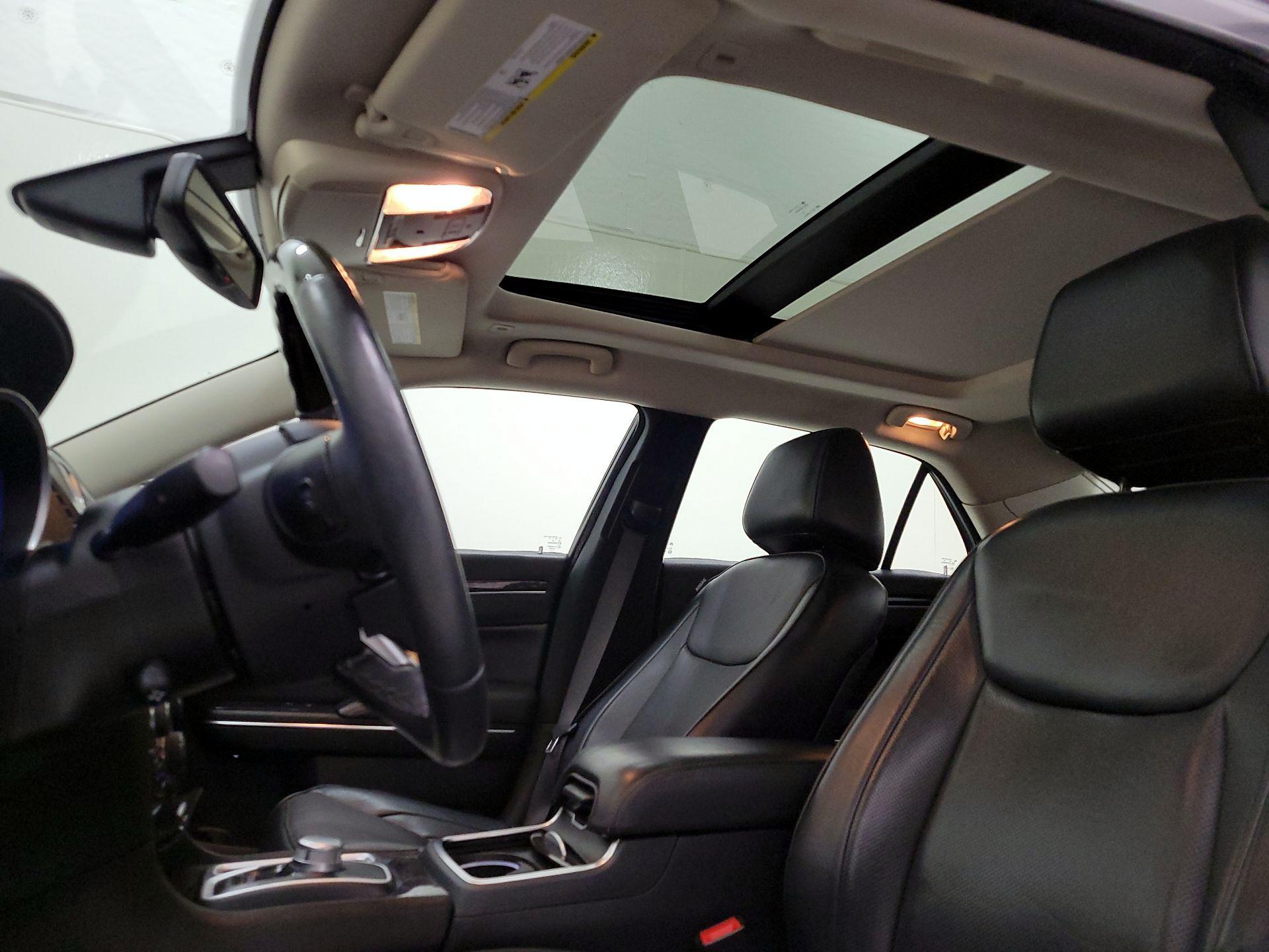 Thumbnail: 2017 Chrysler 300 - 20