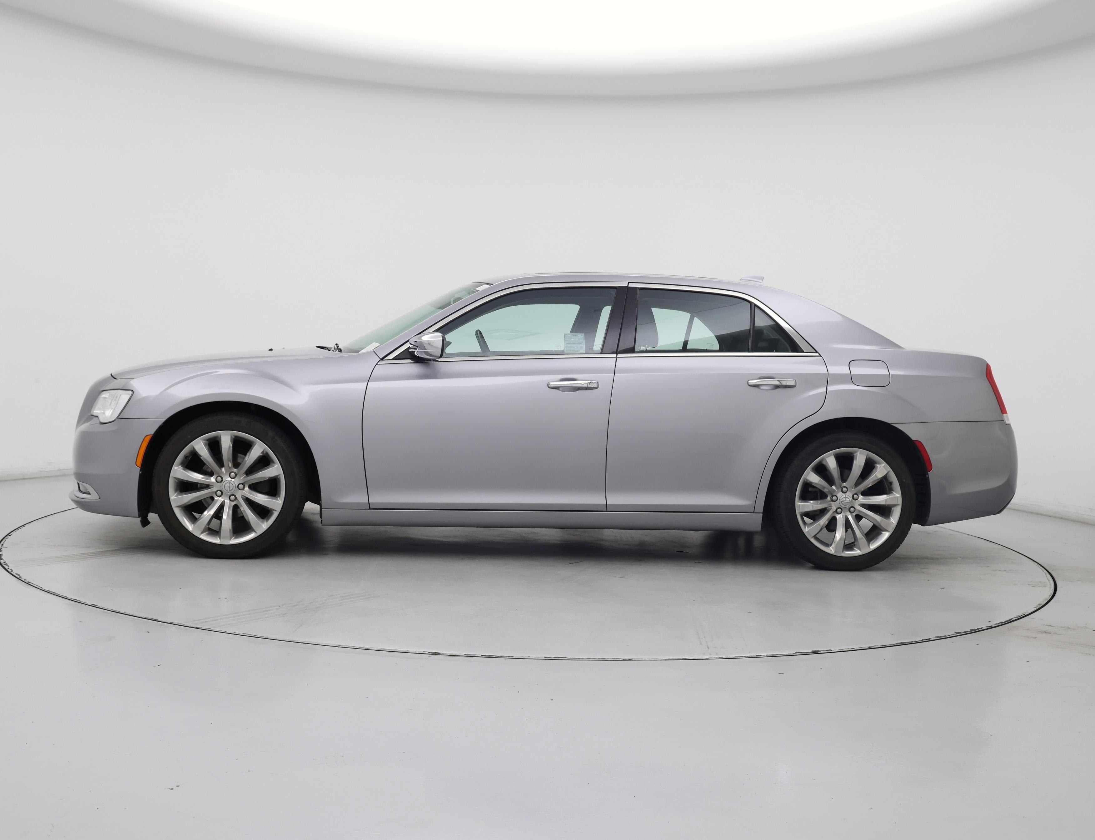 Thumbnail: 2017 Chrysler 300 - 3